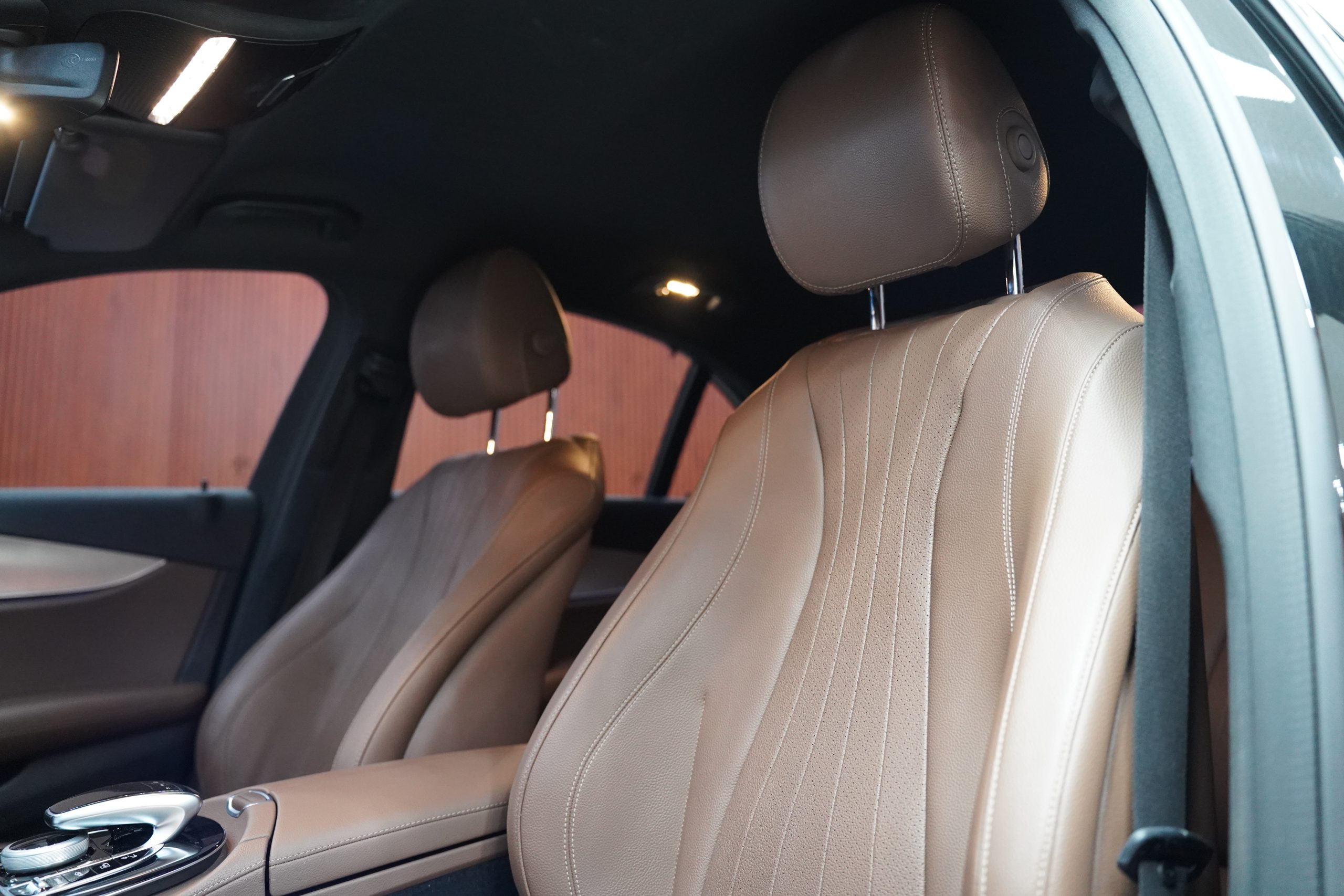 2019Mercedes-Benz E350e - Image 12