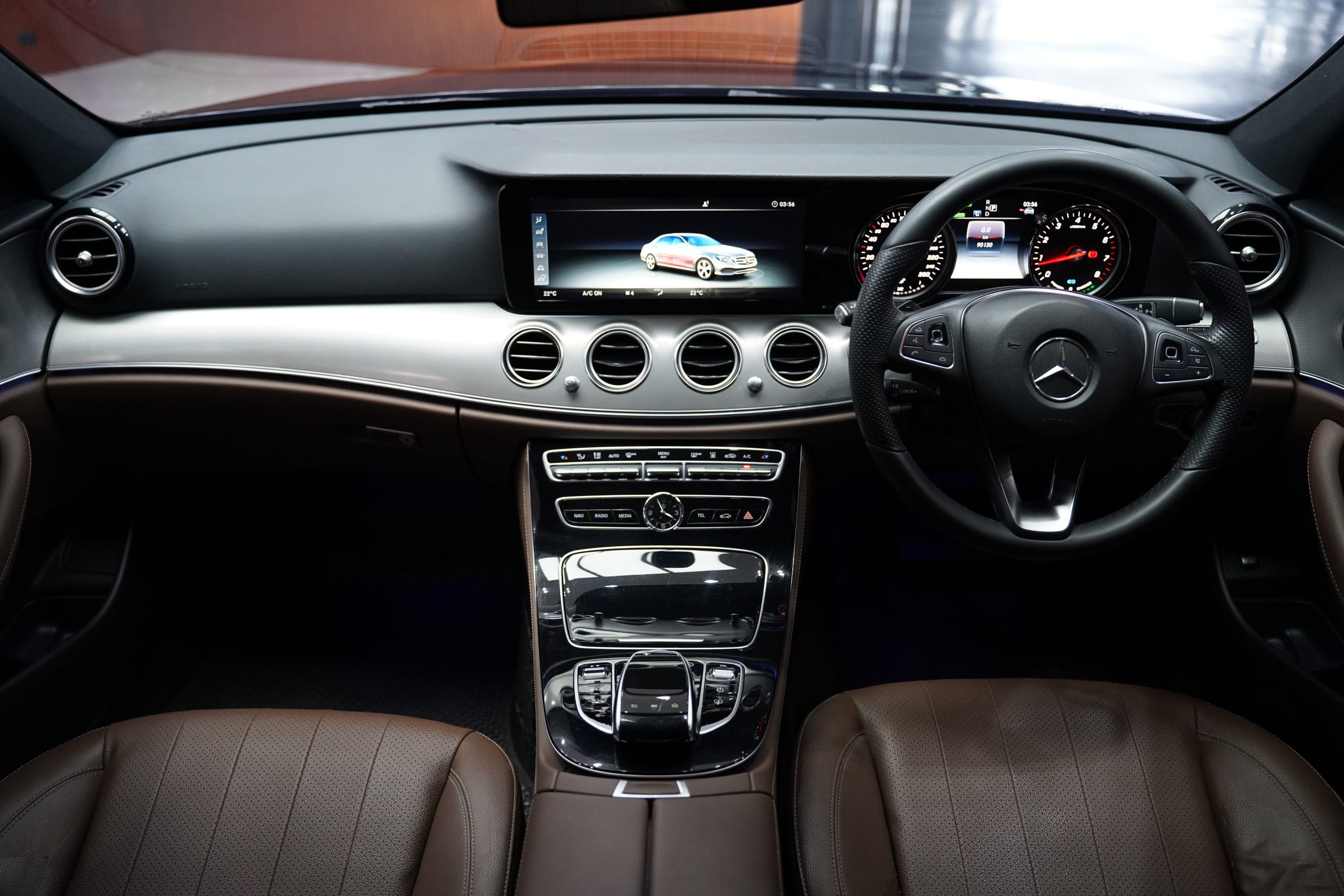 2019Mercedes-Benz E350e - Image 16