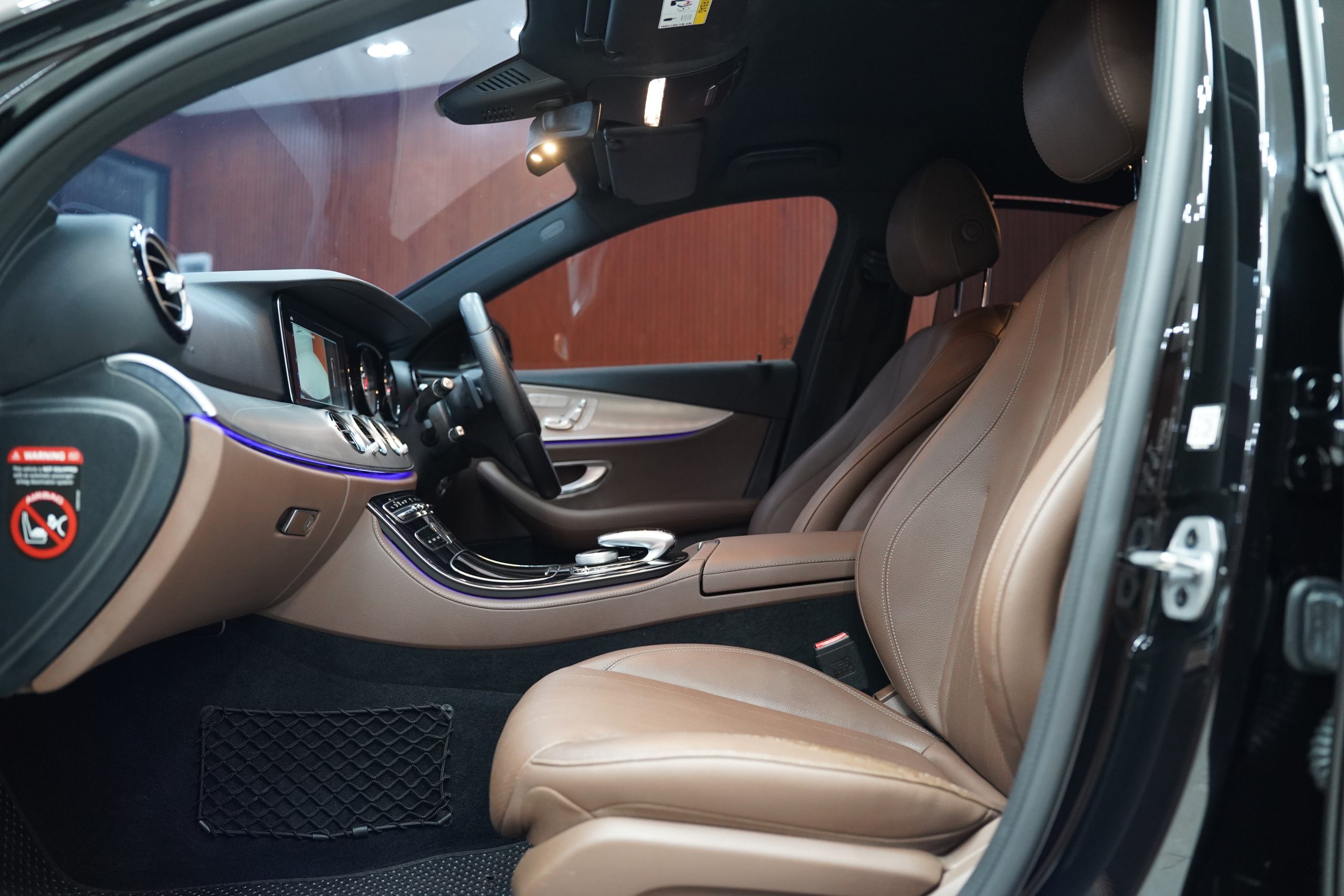 2019Mercedes-Benz E350e - Image 18