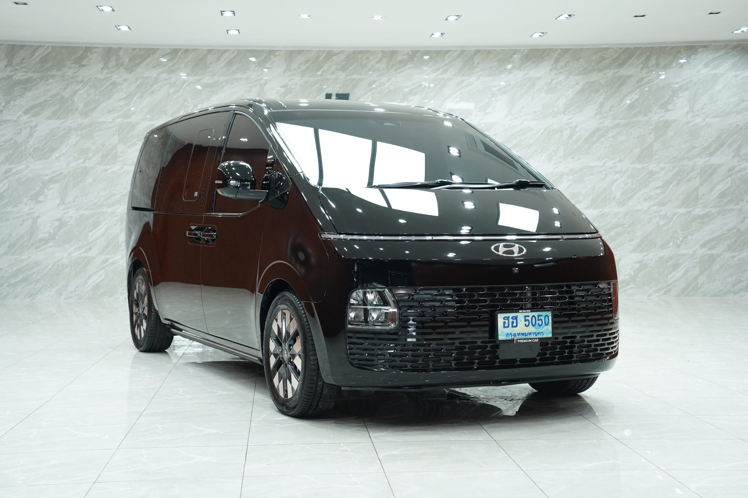 2021Hyundai Staria SEL