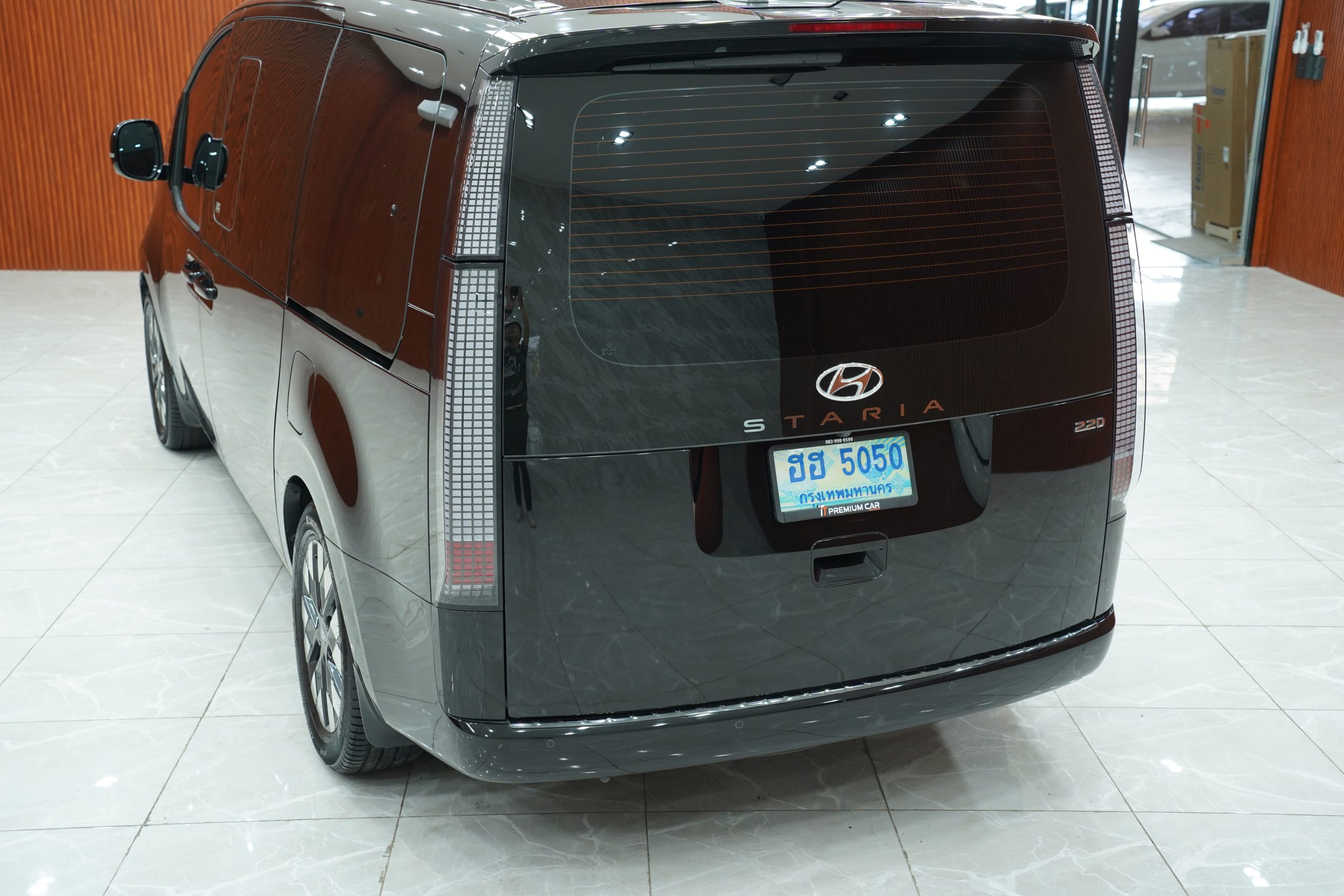 2021Hyundai Staria SEL - Image 7