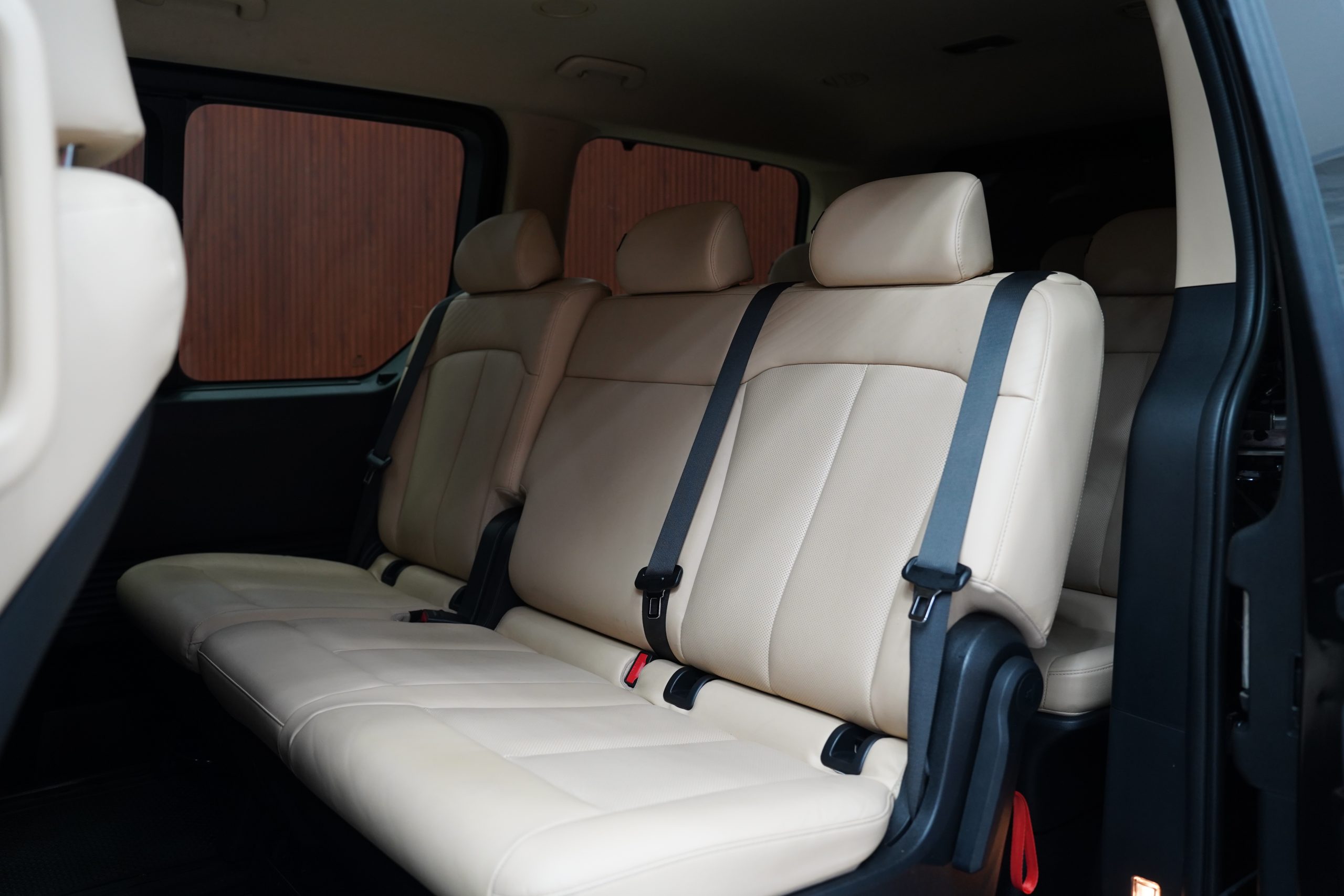 2021Hyundai Staria SEL - Image 11