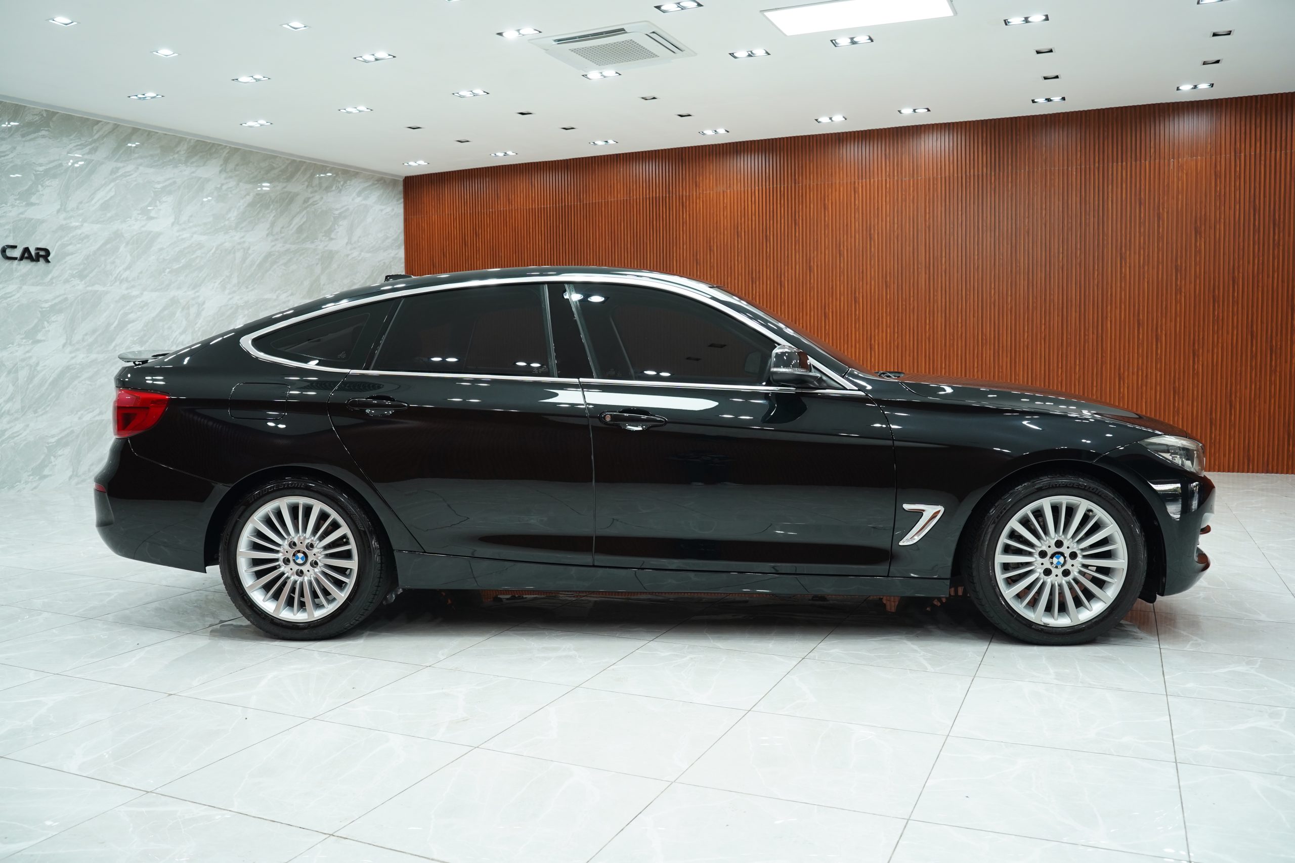 2019BMW 320d GT Luxury LCI (F34) - Image 6