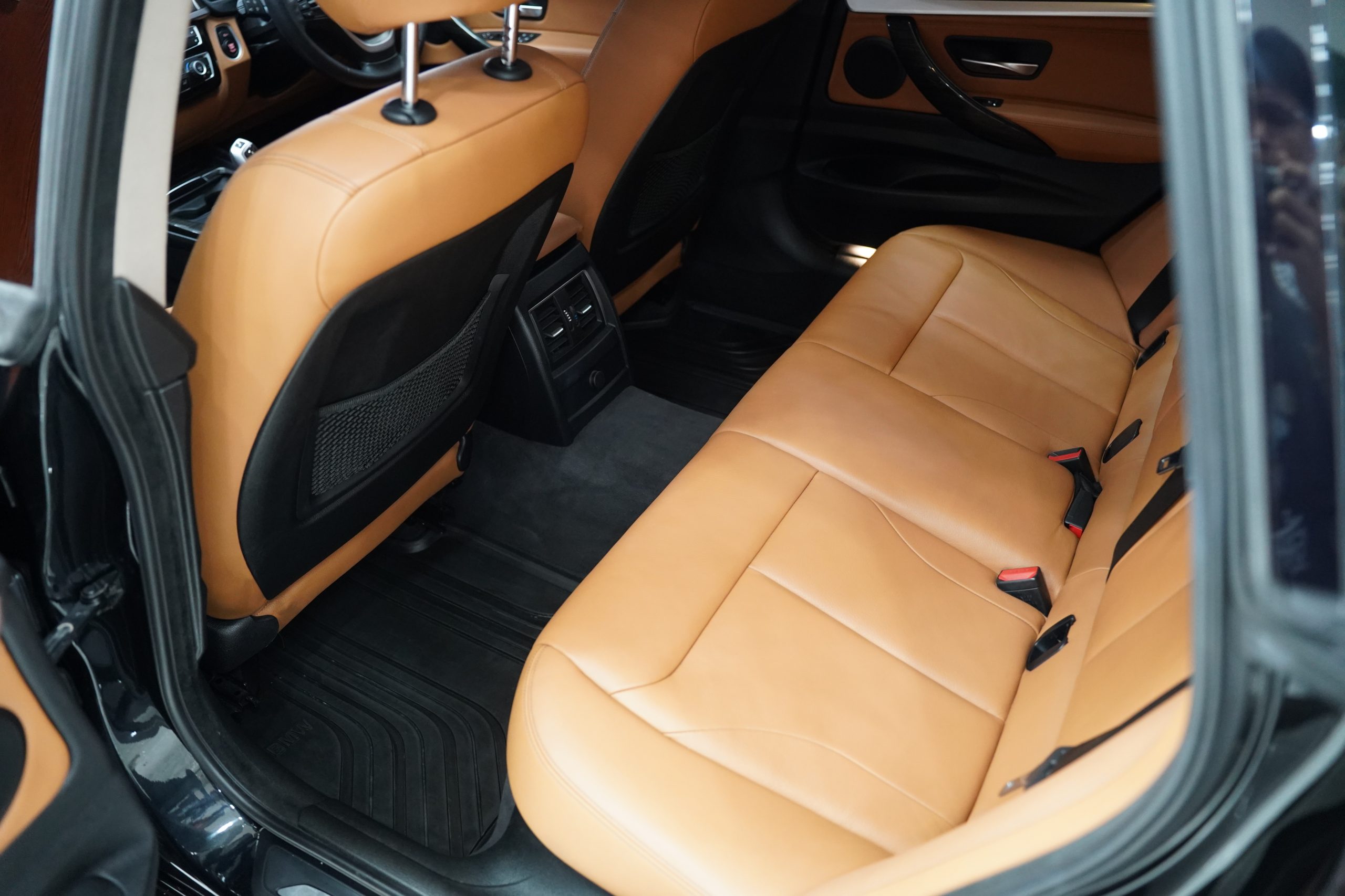 2019BMW 320d GT Luxury LCI (F34) - Image 10