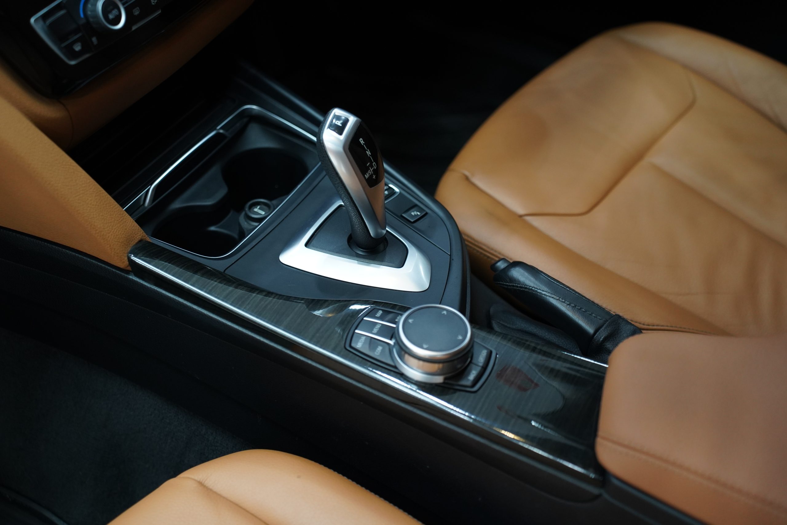 2019BMW 320d GT Luxury LCI (F34) - Image 13
