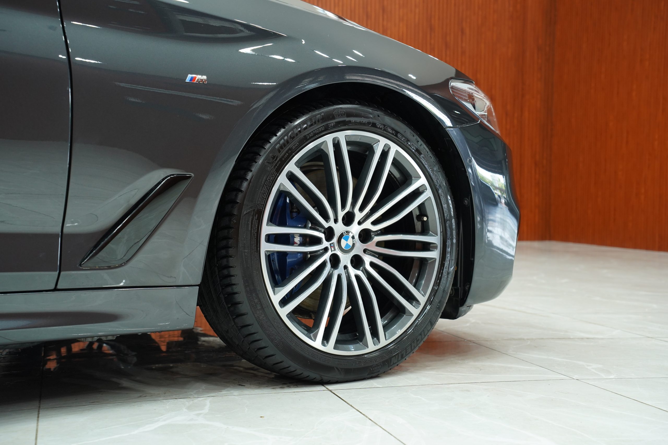 2017BMW 530i M Sport limousine (G30) - Image 6