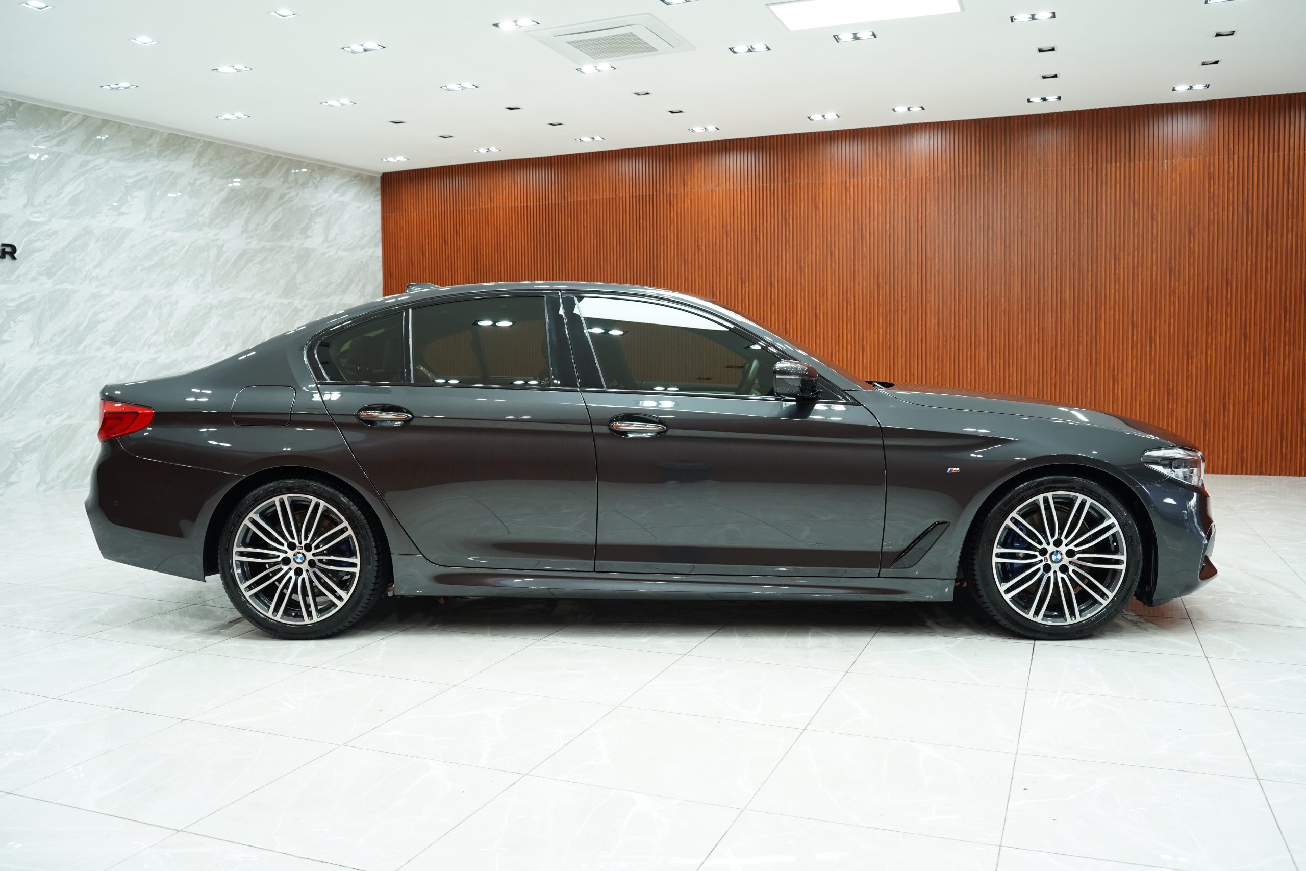2017BMW 530i M Sport limousine (G30) - Image 7