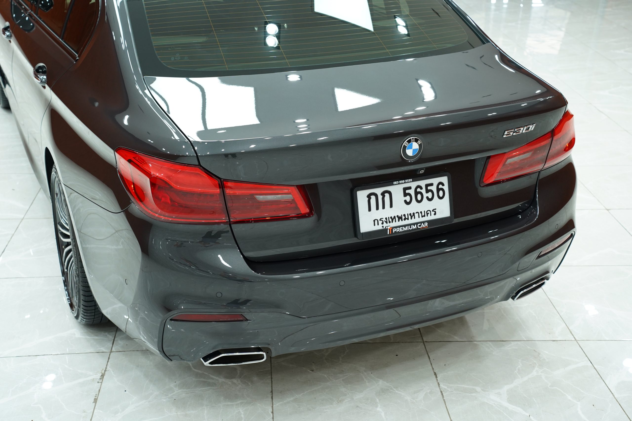 2017BMW 530i M Sport limousine (G30) - Image 8