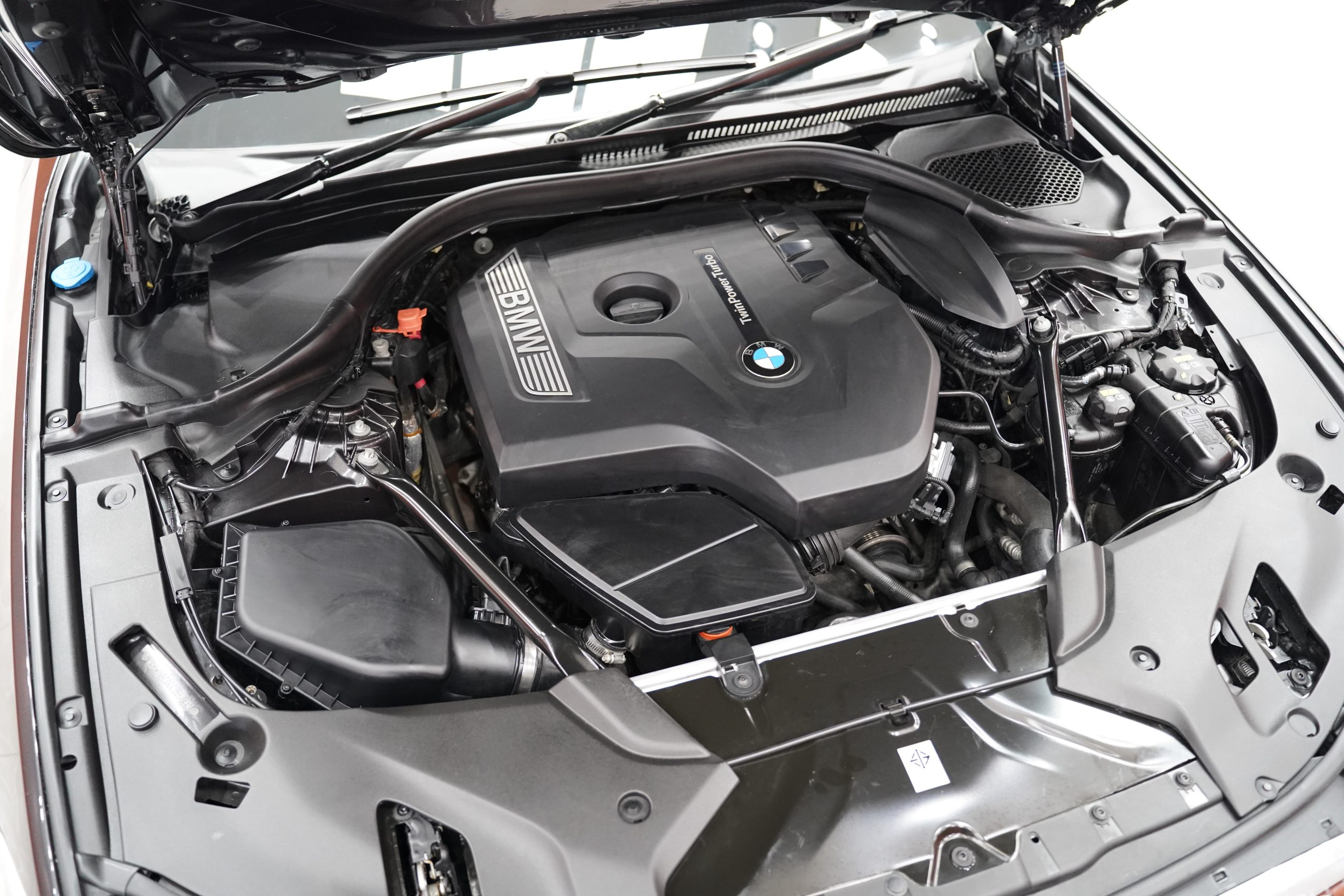 2017BMW 530i M Sport limousine (G30) - Image 19
