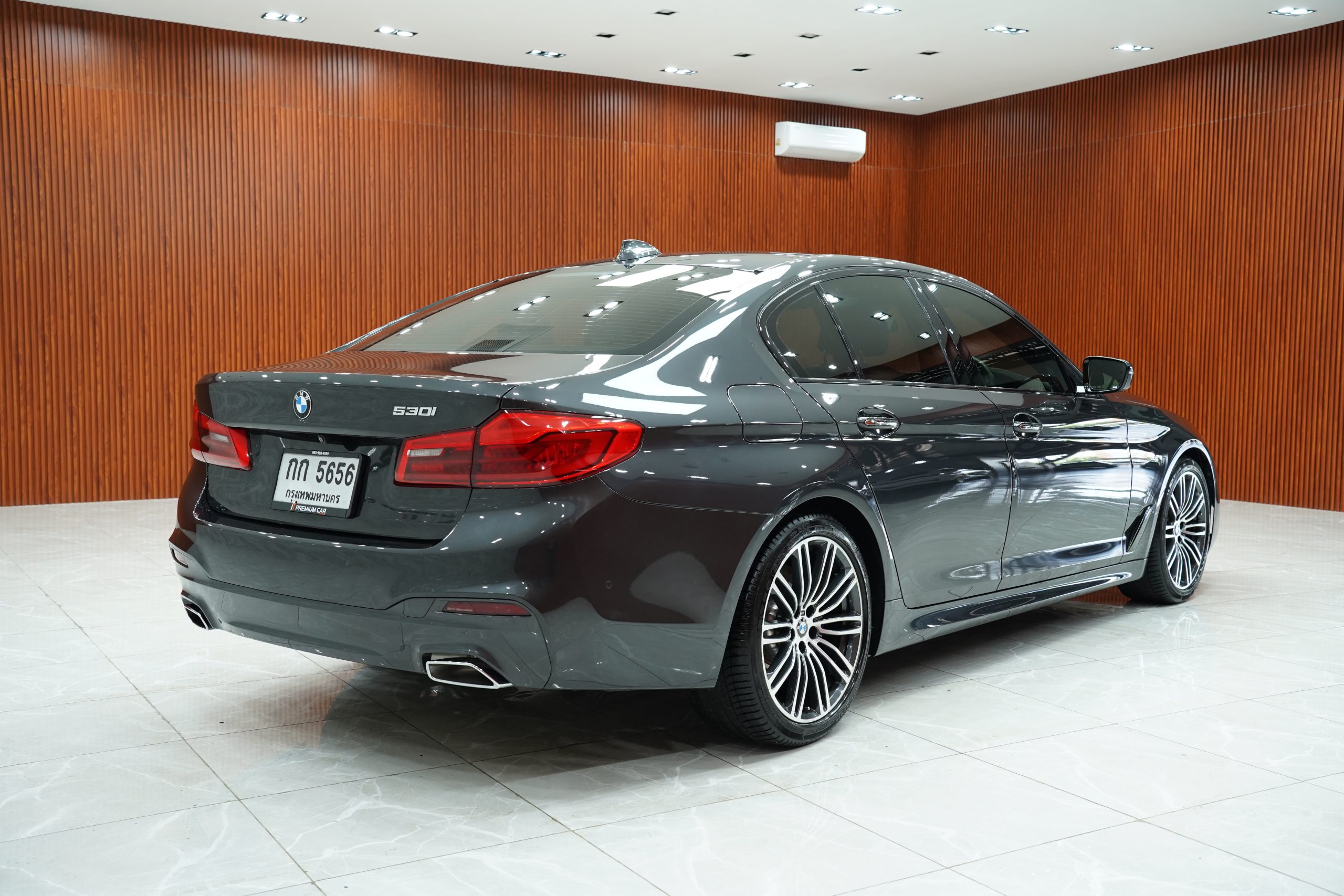 2017BMW 530i M Sport limousine (G30) - Image 3