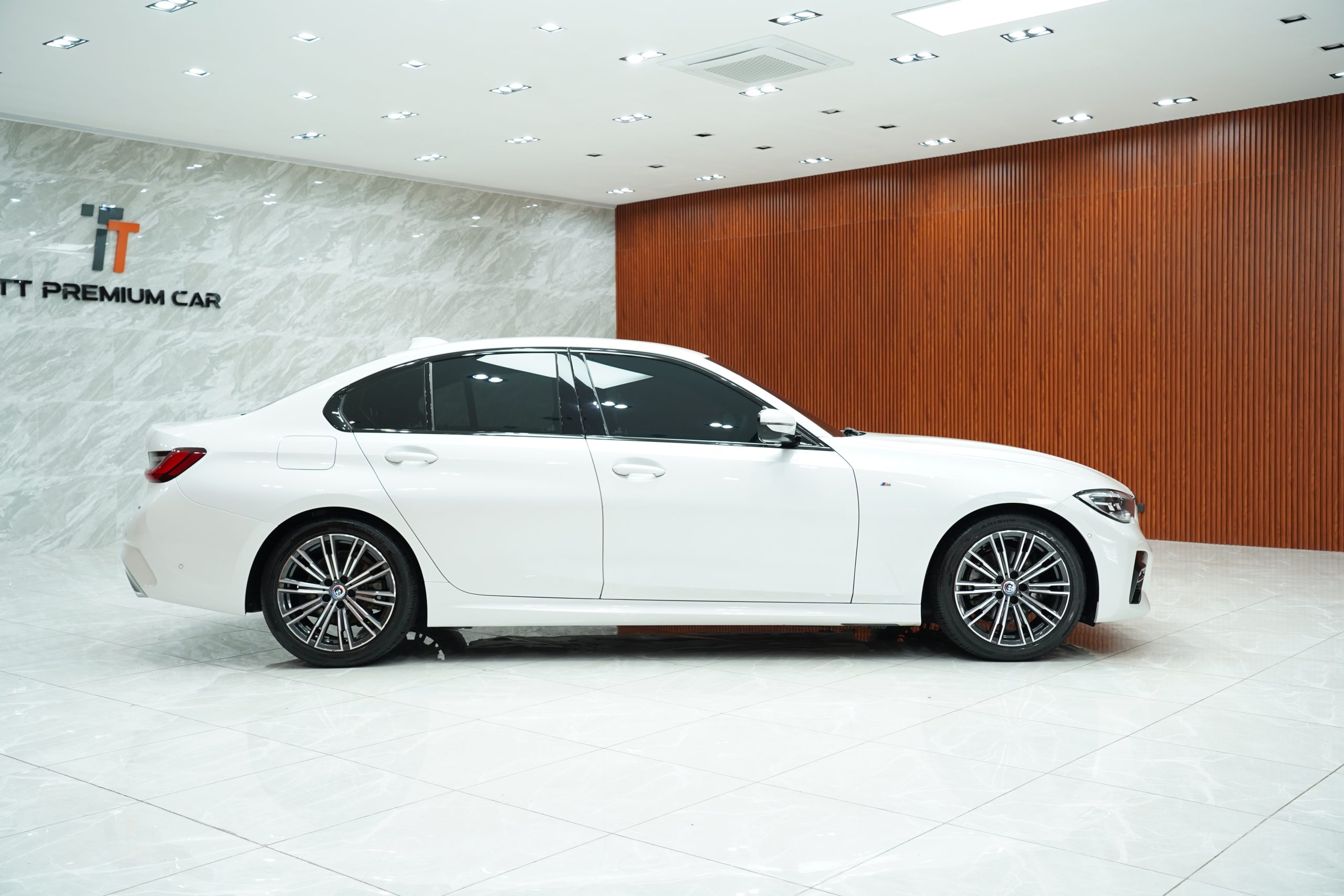 2022 BMW 320d 2.0 G20 (ปี 19-26) M Sport Sedan - Image 9