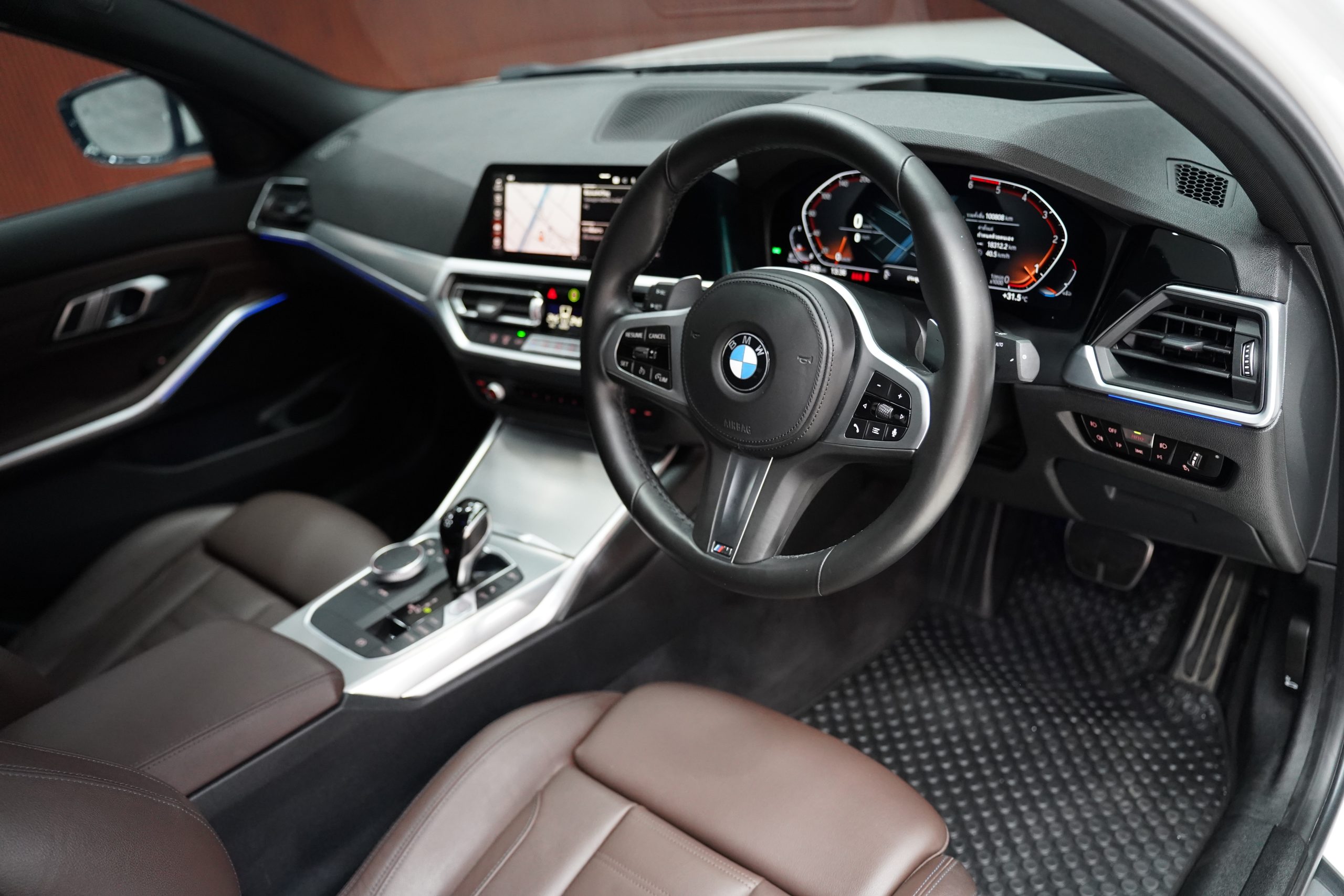 2022 BMW 320d 2.0 G20 (ปี 19-26) M Sport Sedan - Image 13