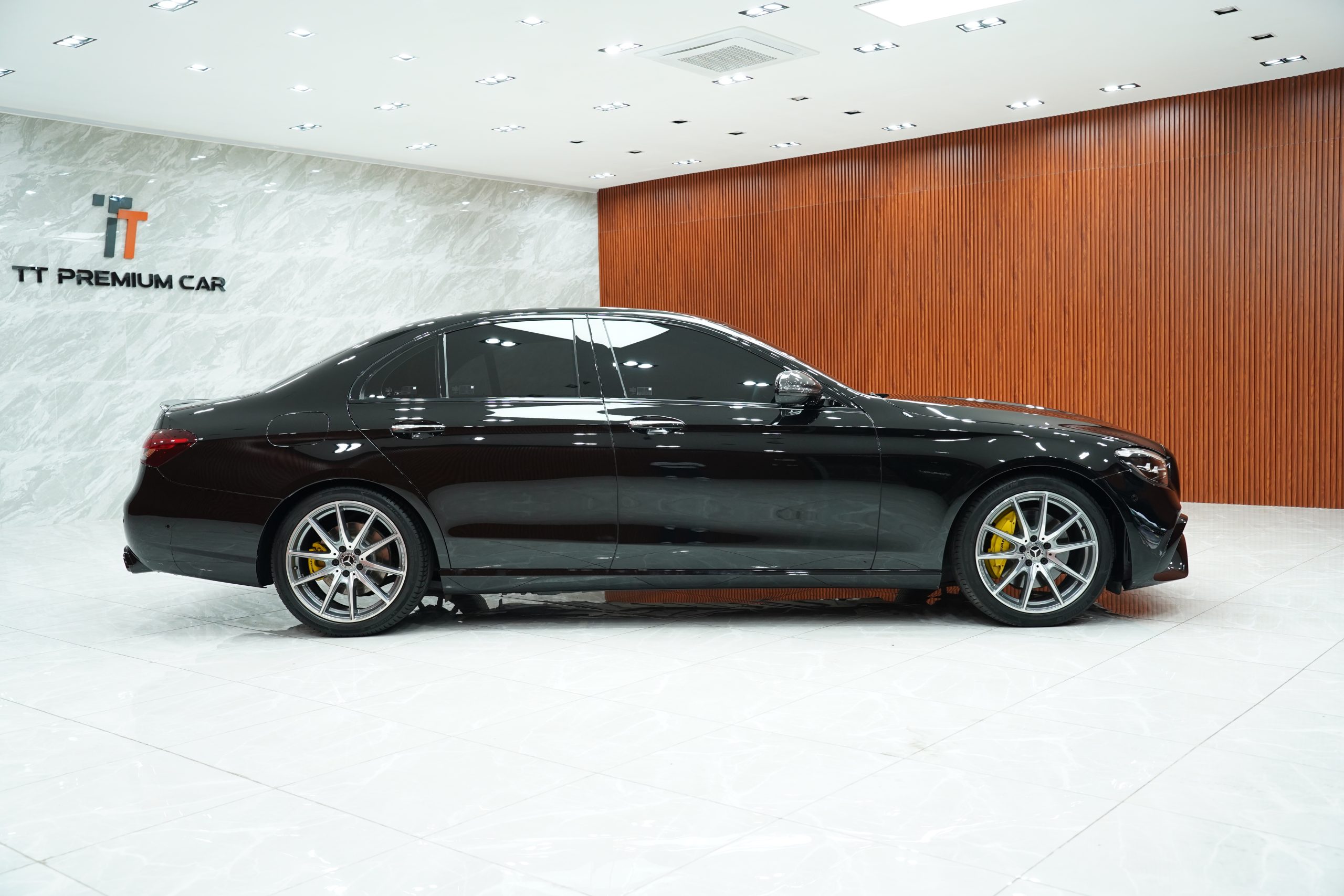 2023 Mercedes-Benz E300 2.0 W213 (ปี 16-23) e Avantgarde Sedan - Image 9