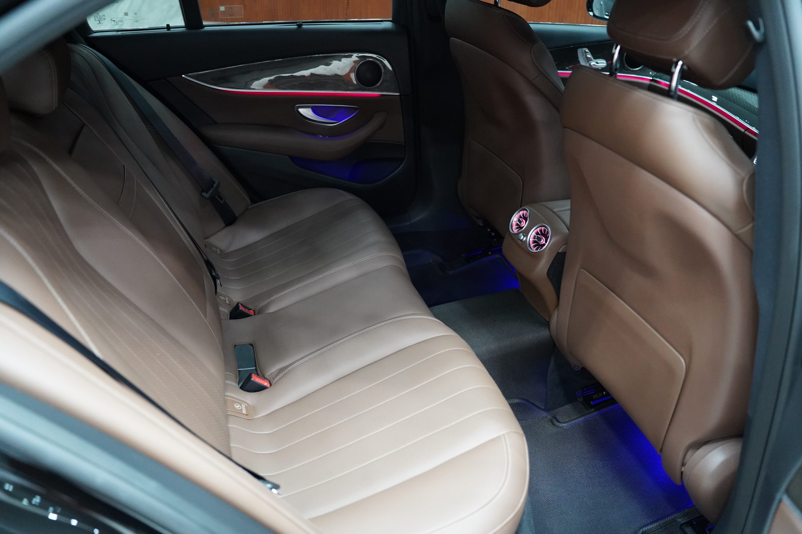 2023 Mercedes-Benz E300 2.0 W213 (ปี 16-23) e Avantgarde Sedan - Image 15