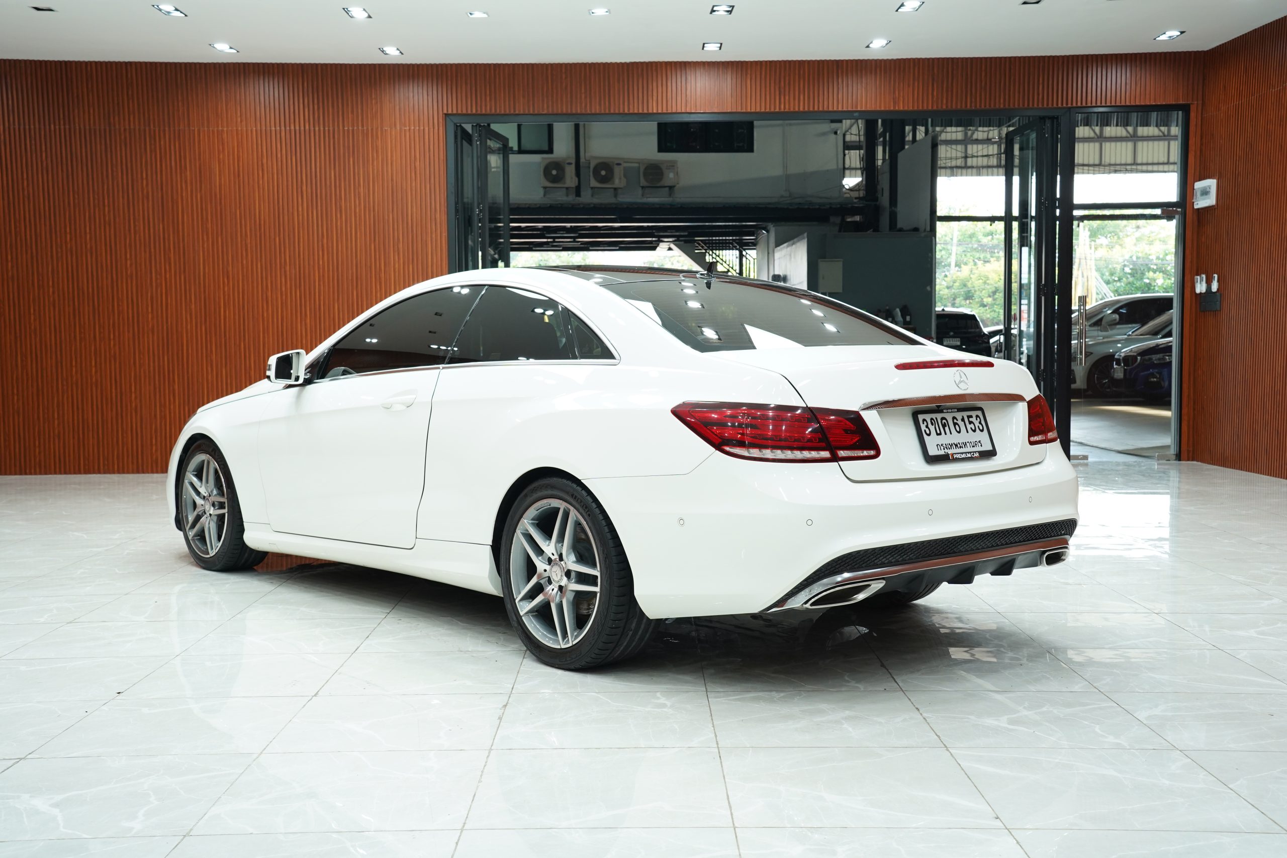 2015Mercedes-Benz E200 Coupe - Image 6