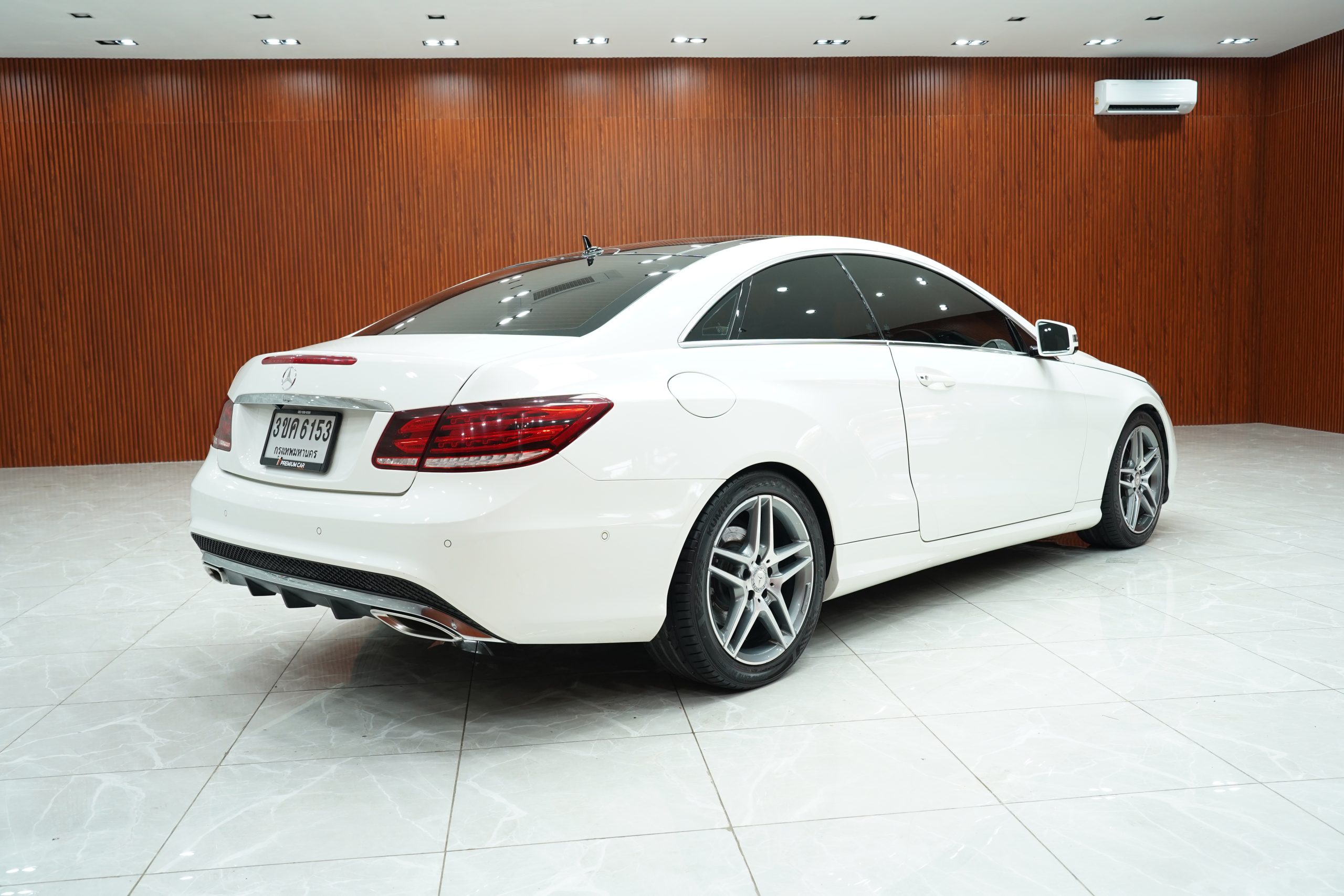 2015Mercedes-Benz E200 Coupe - Image 8