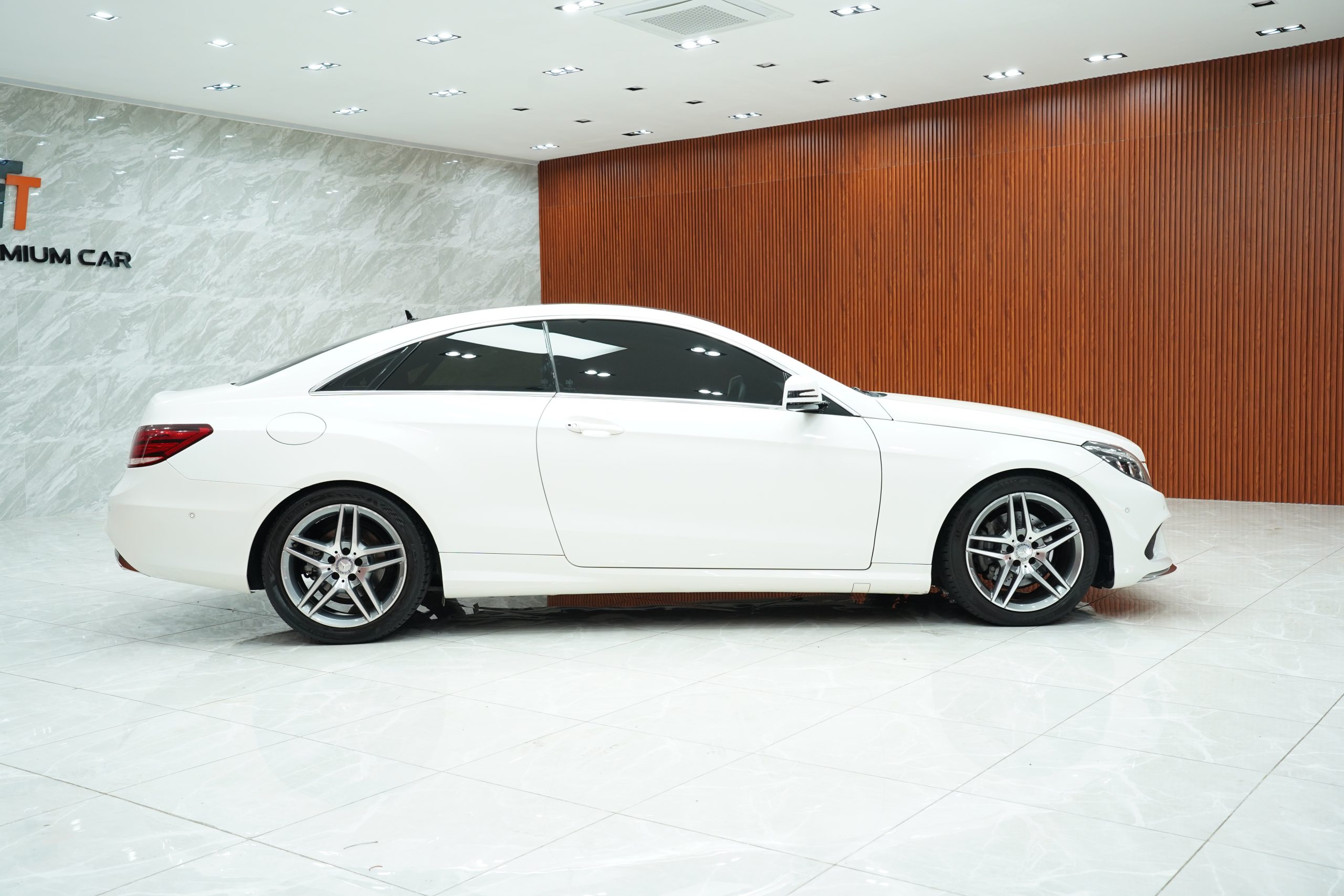 2015Mercedes-Benz E200 Coupe - Image 9