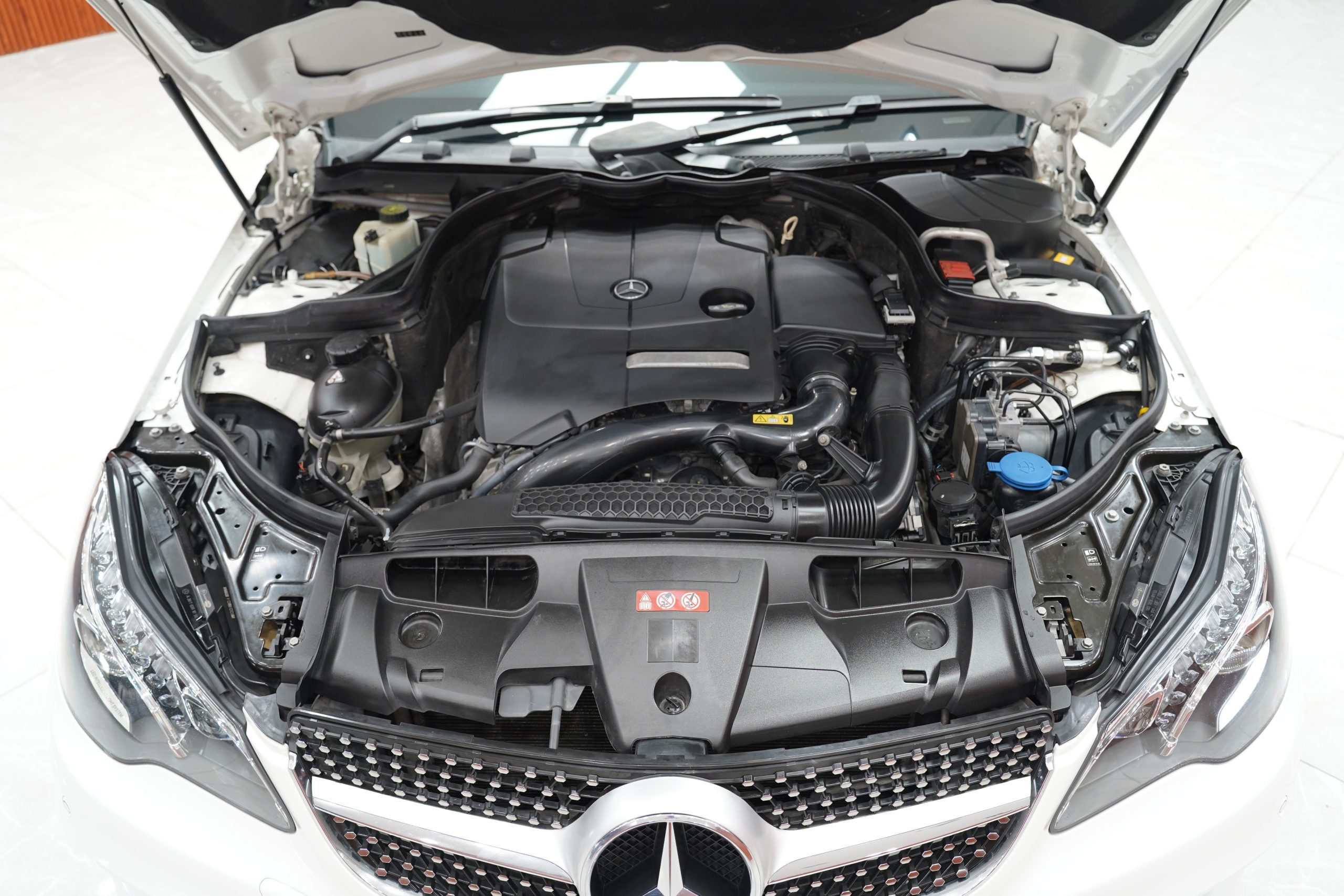2015Mercedes-Benz E200 Coupe - Image 12