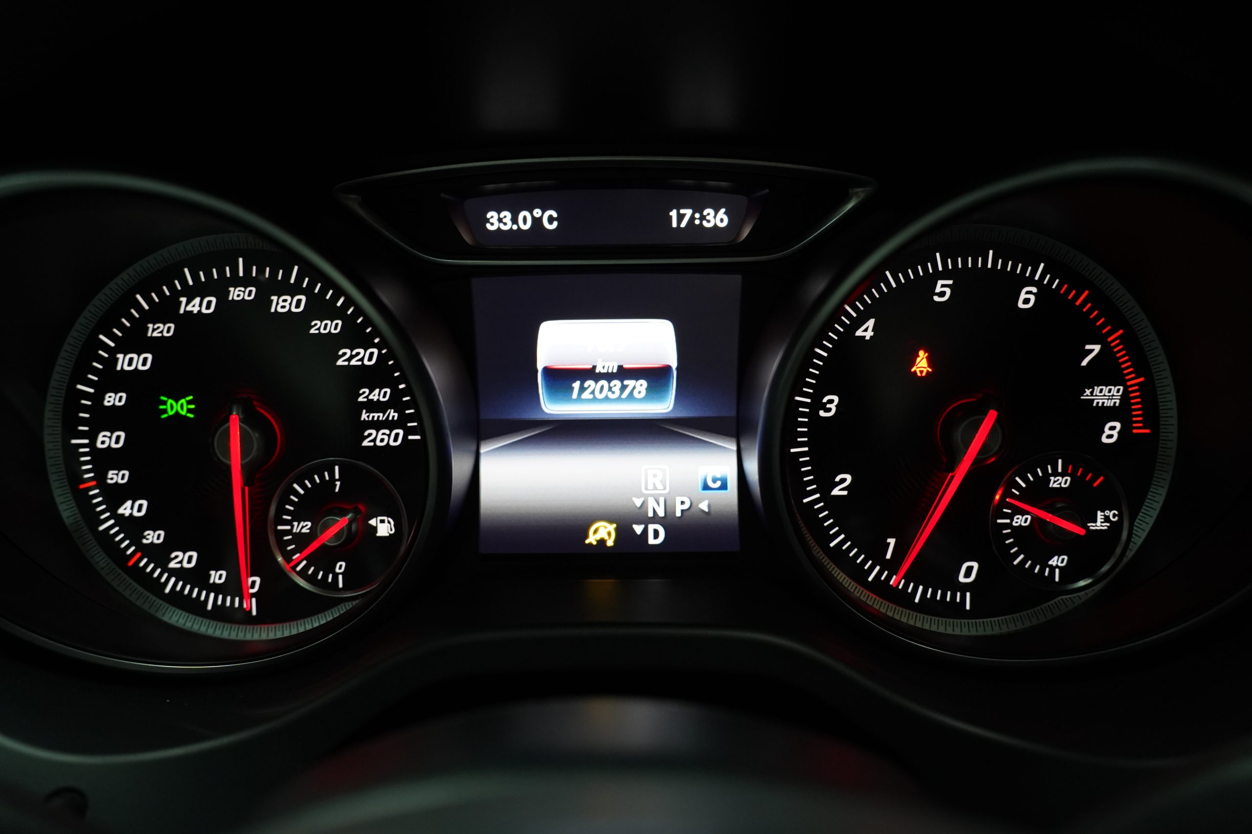 2018 Mercedes-Benz GLA250 2.0 W156 (ปี 14-20) AMG Dynamic SUV - Image 25