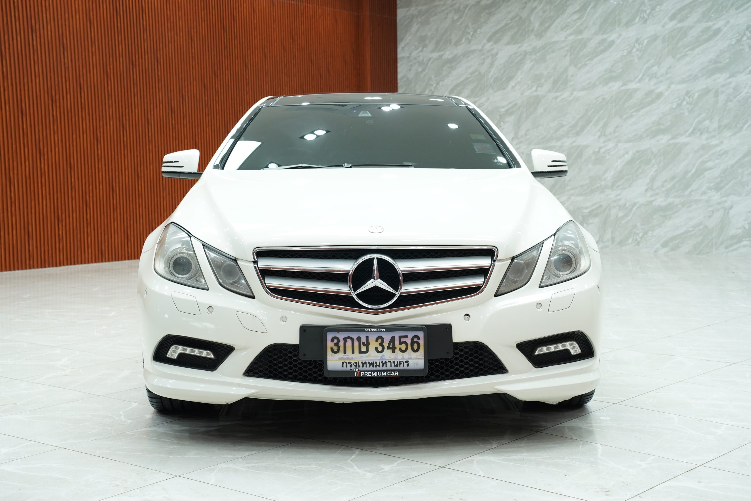 2010Mercedes-Benz E250 CGI Coupe - Image 4