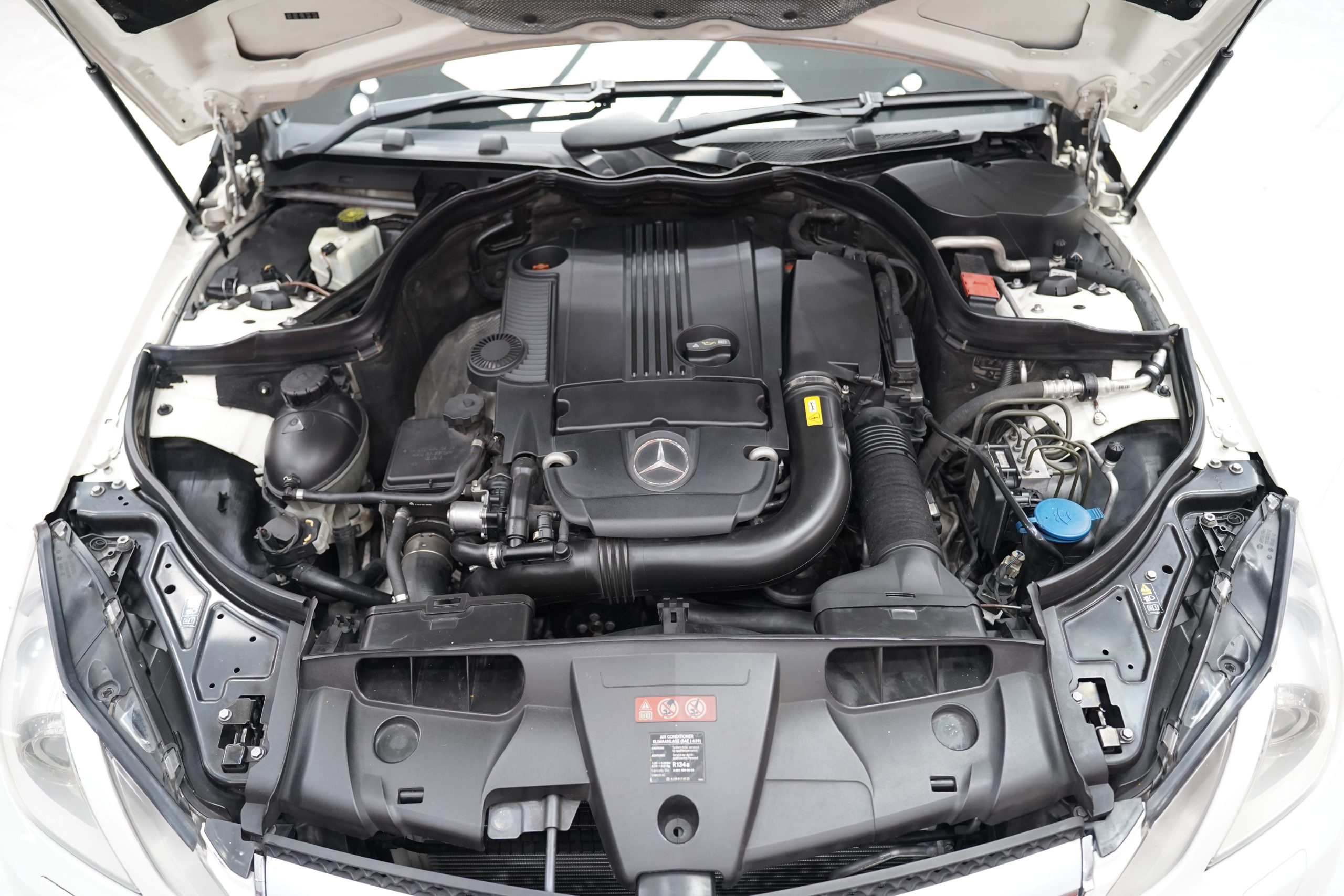 2010Mercedes-Benz E250 CGI Coupe - Image 12
