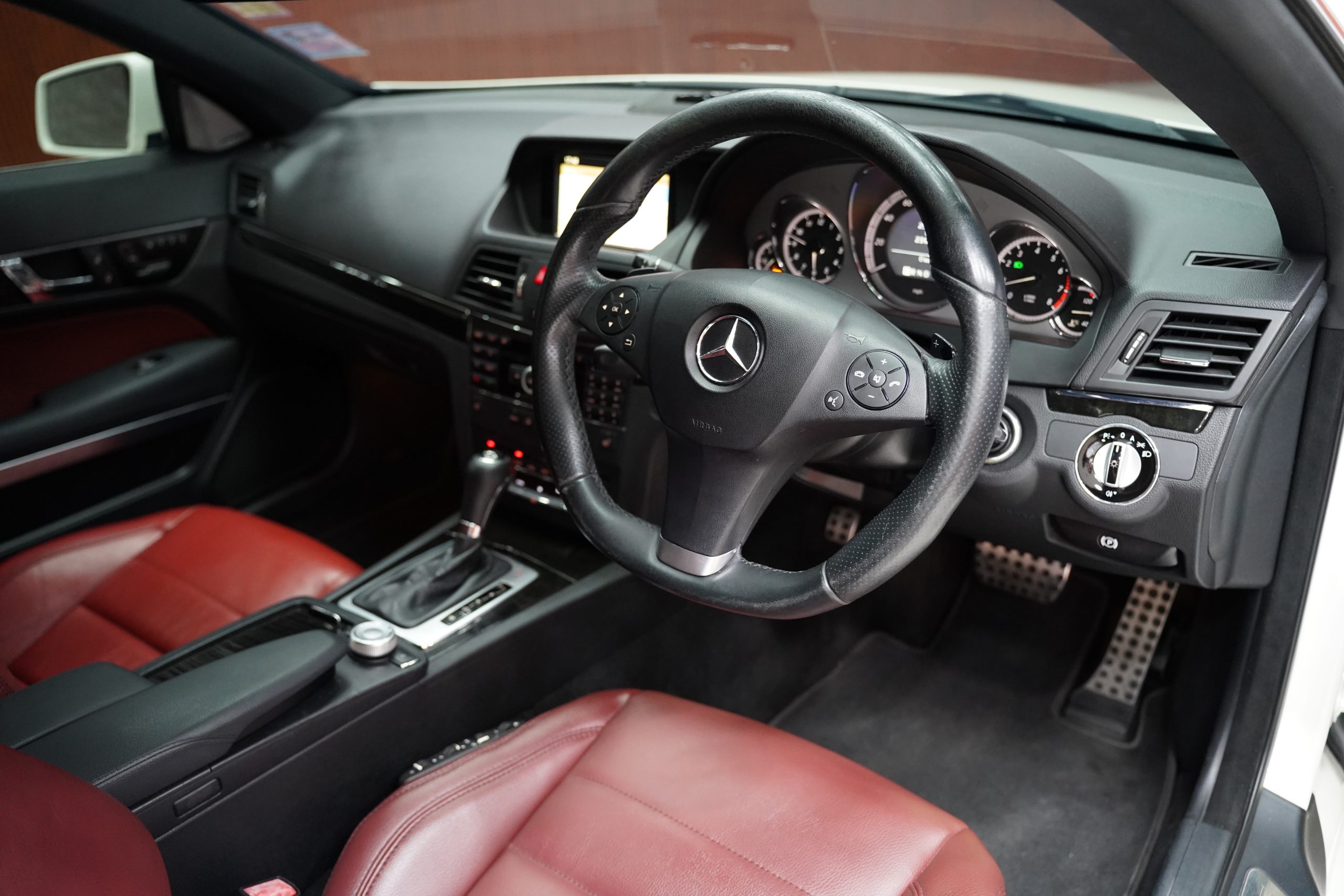 2010Mercedes-Benz E250 CGI Coupe - Image 13