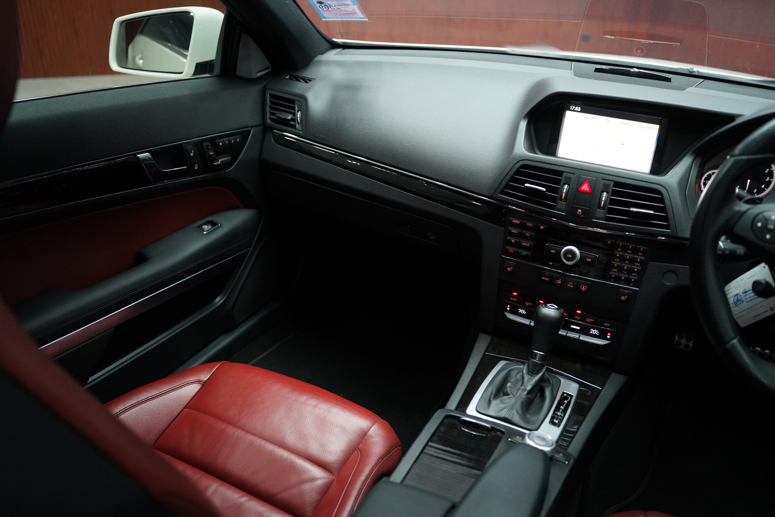 2010Mercedes-Benz E250 CGI Coupe - Image 22