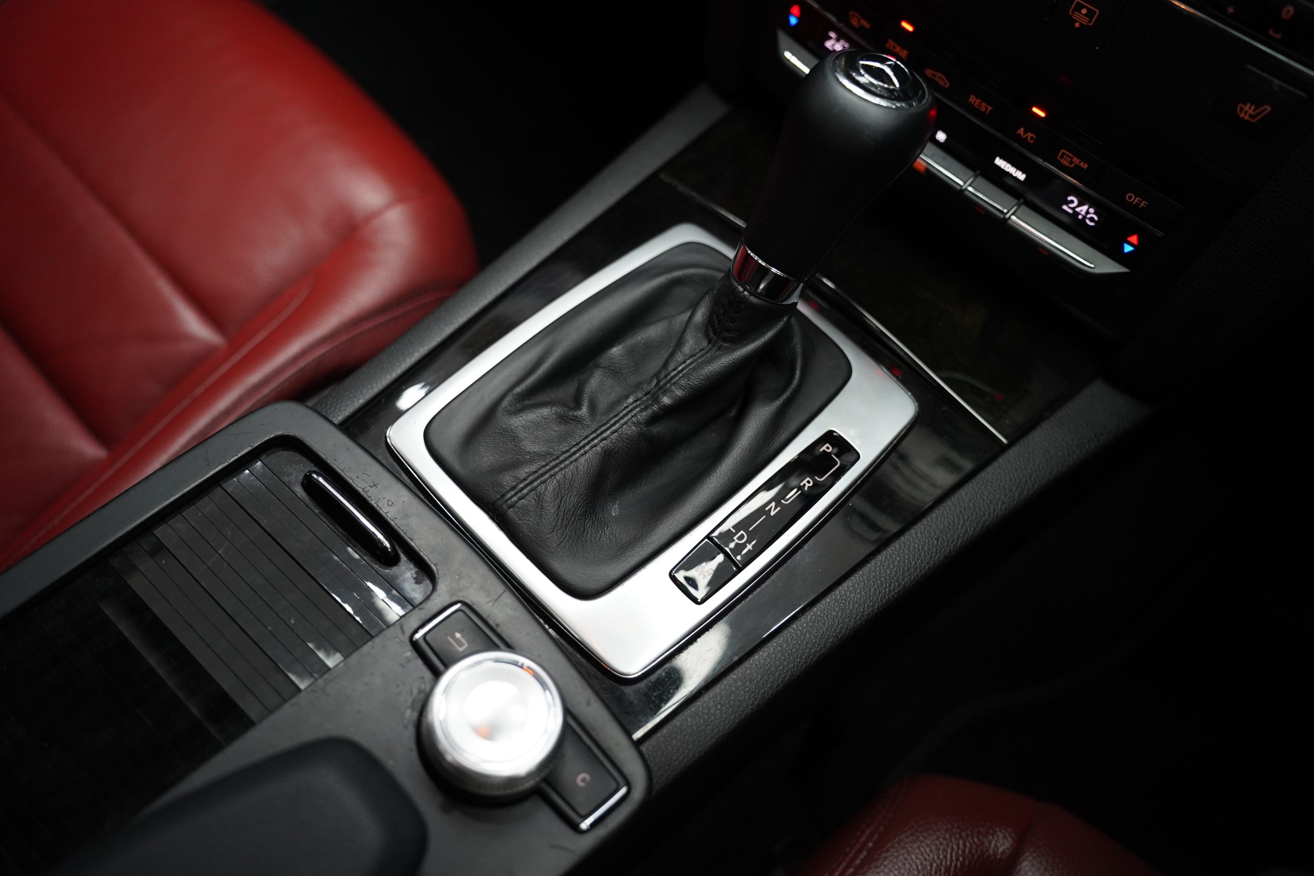 2010Mercedes-Benz E250 CGI Coupe - Image 23