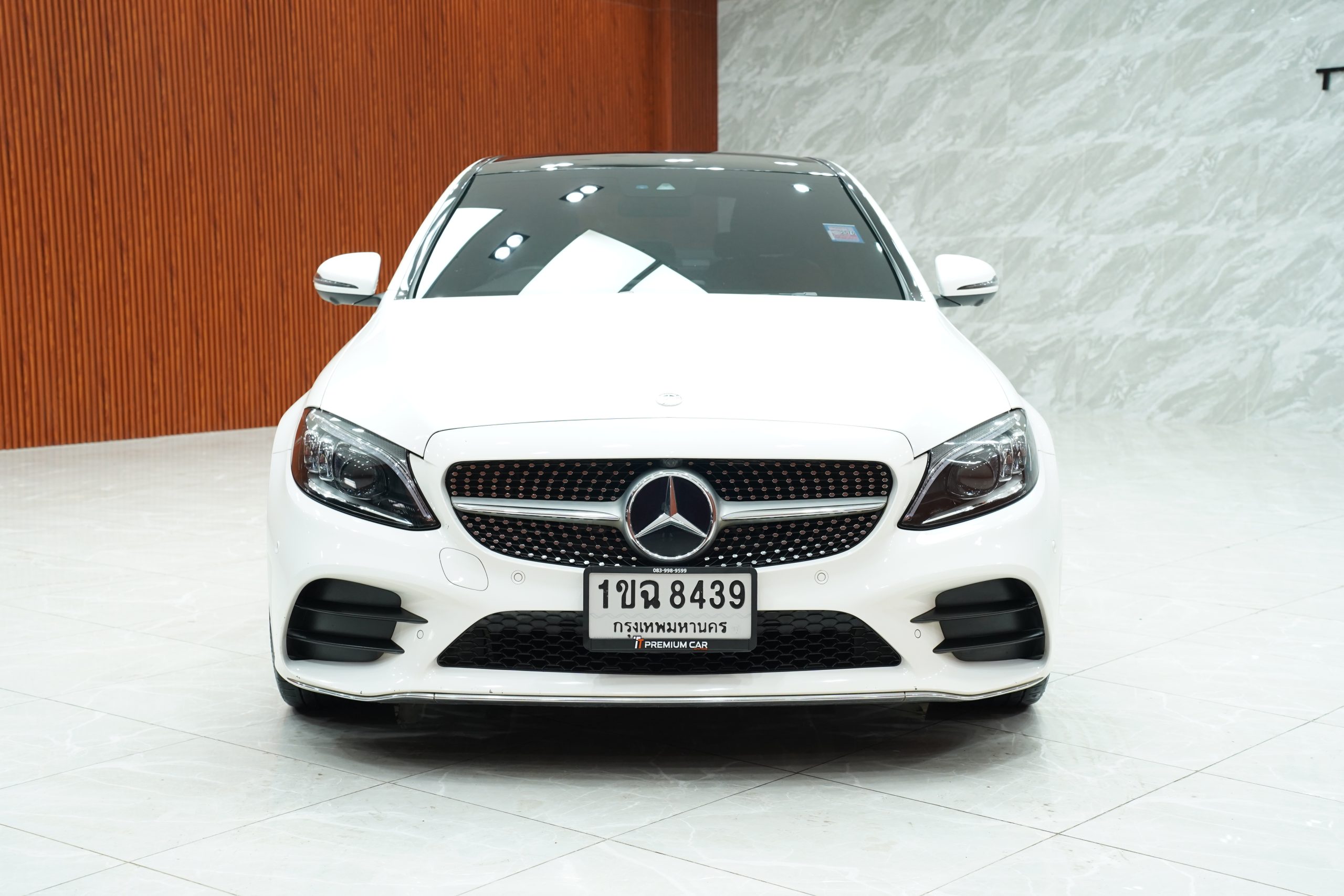 2019Mercedes-Benz C220d AMG Dynamic - Image 3