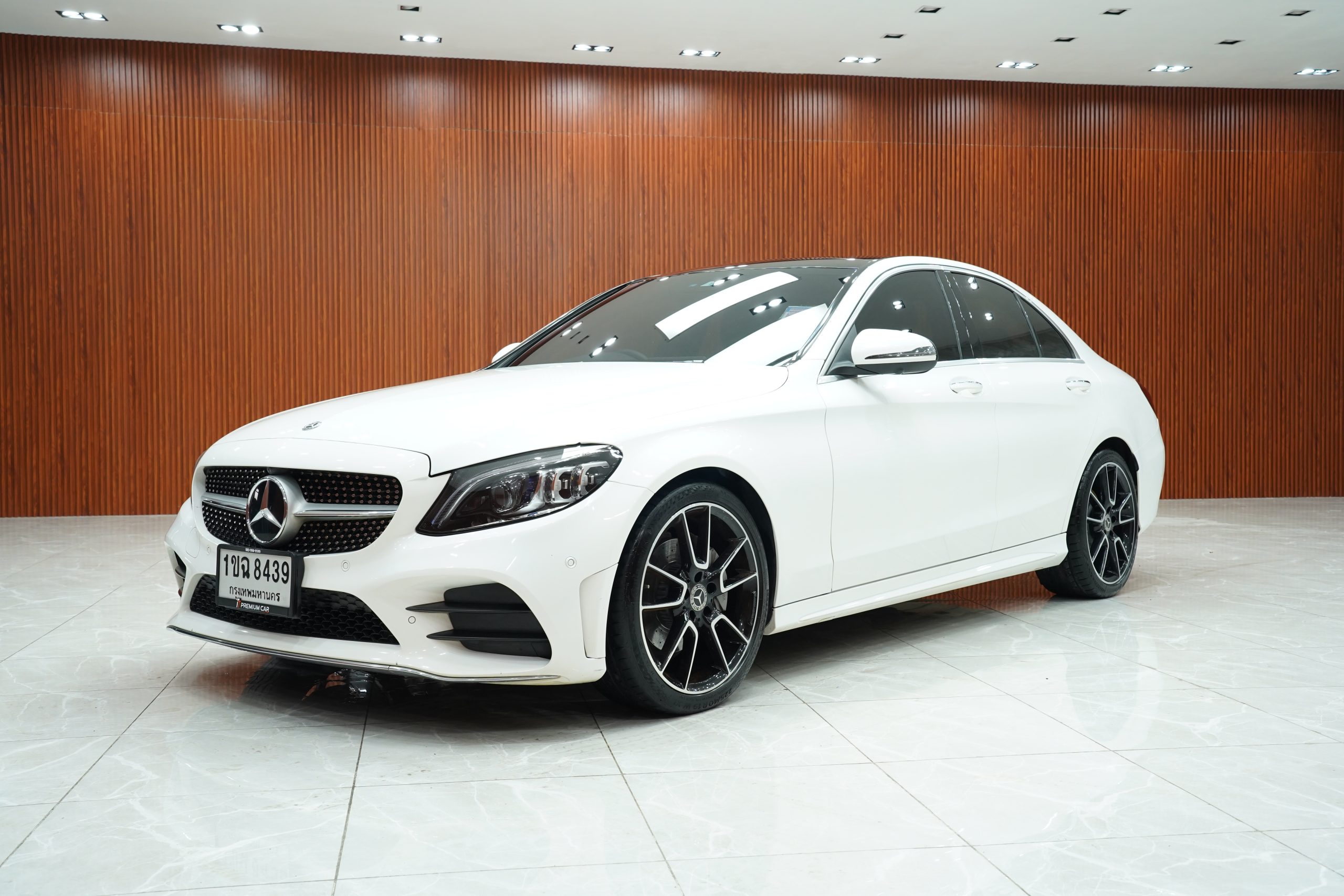 2019Mercedes-Benz C220d AMG Dynamic - Image 4