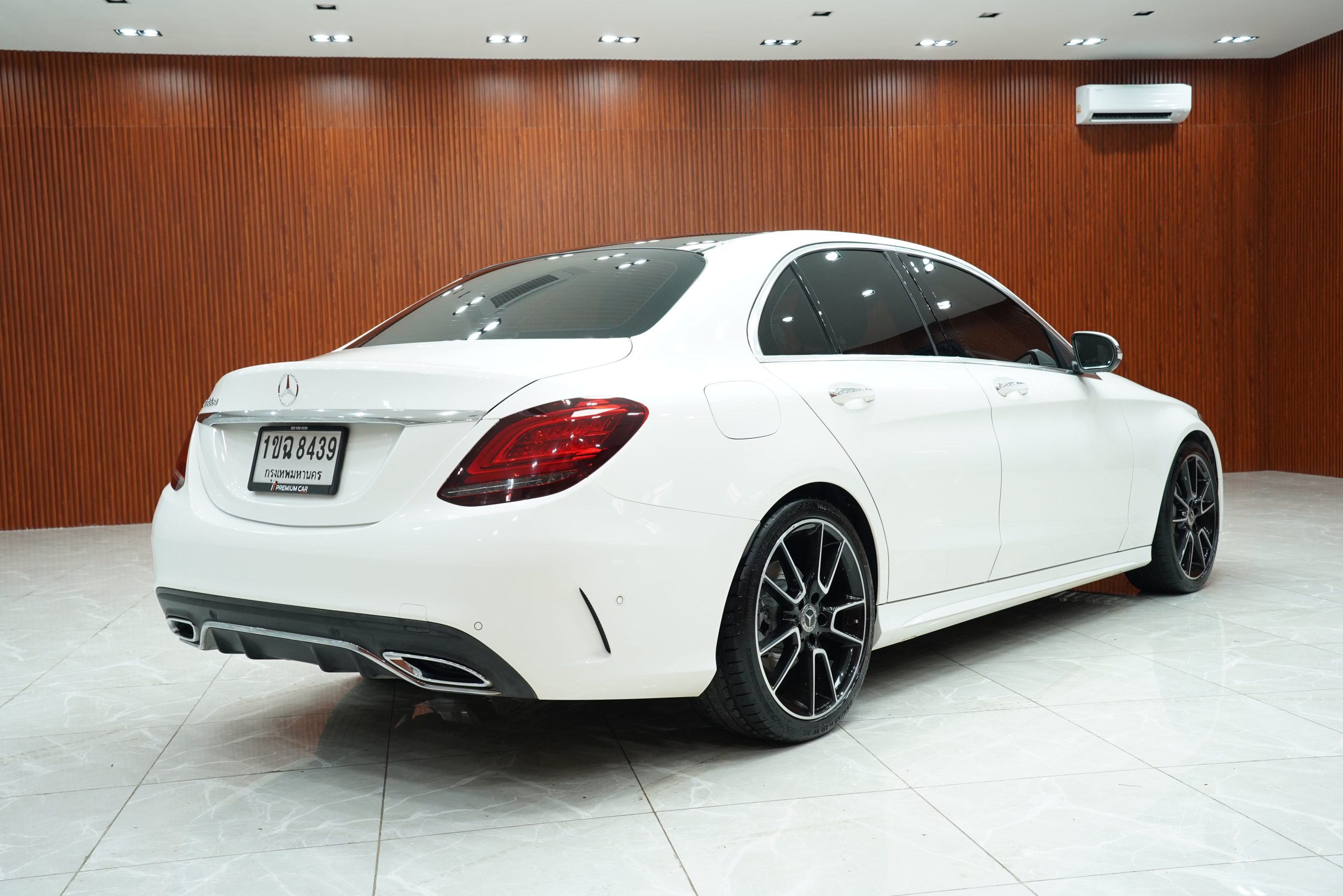 2019Mercedes-Benz C220d AMG Dynamic - Image 8