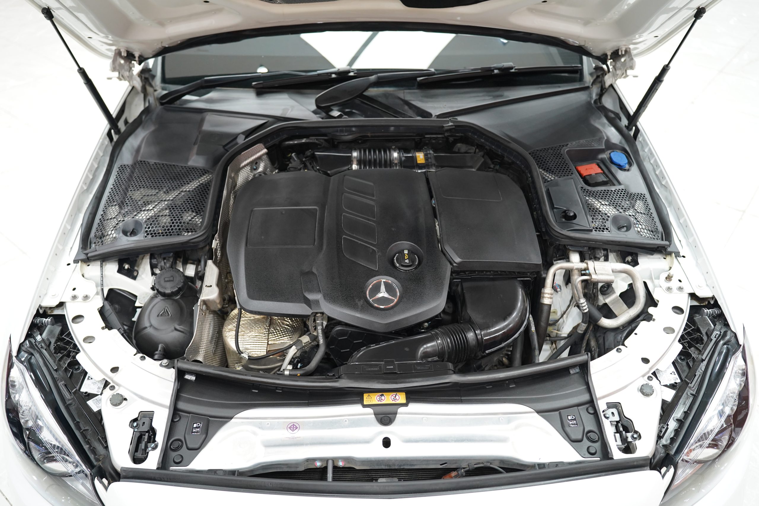 2019Mercedes-Benz C220d AMG Dynamic - Image 12