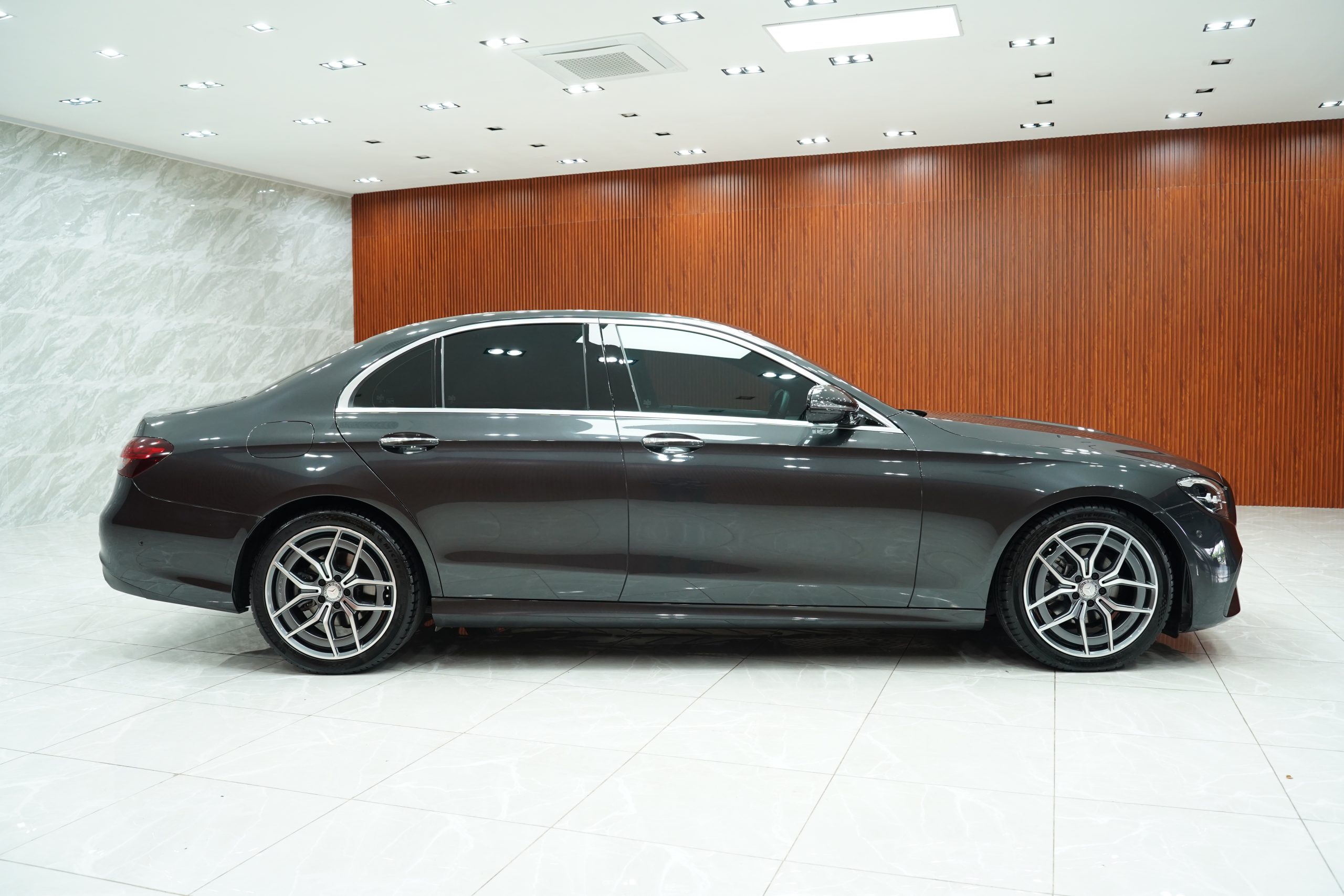 2023Mercedes-Benz E220d AMG Sport W213 (Facelift) - Image 6