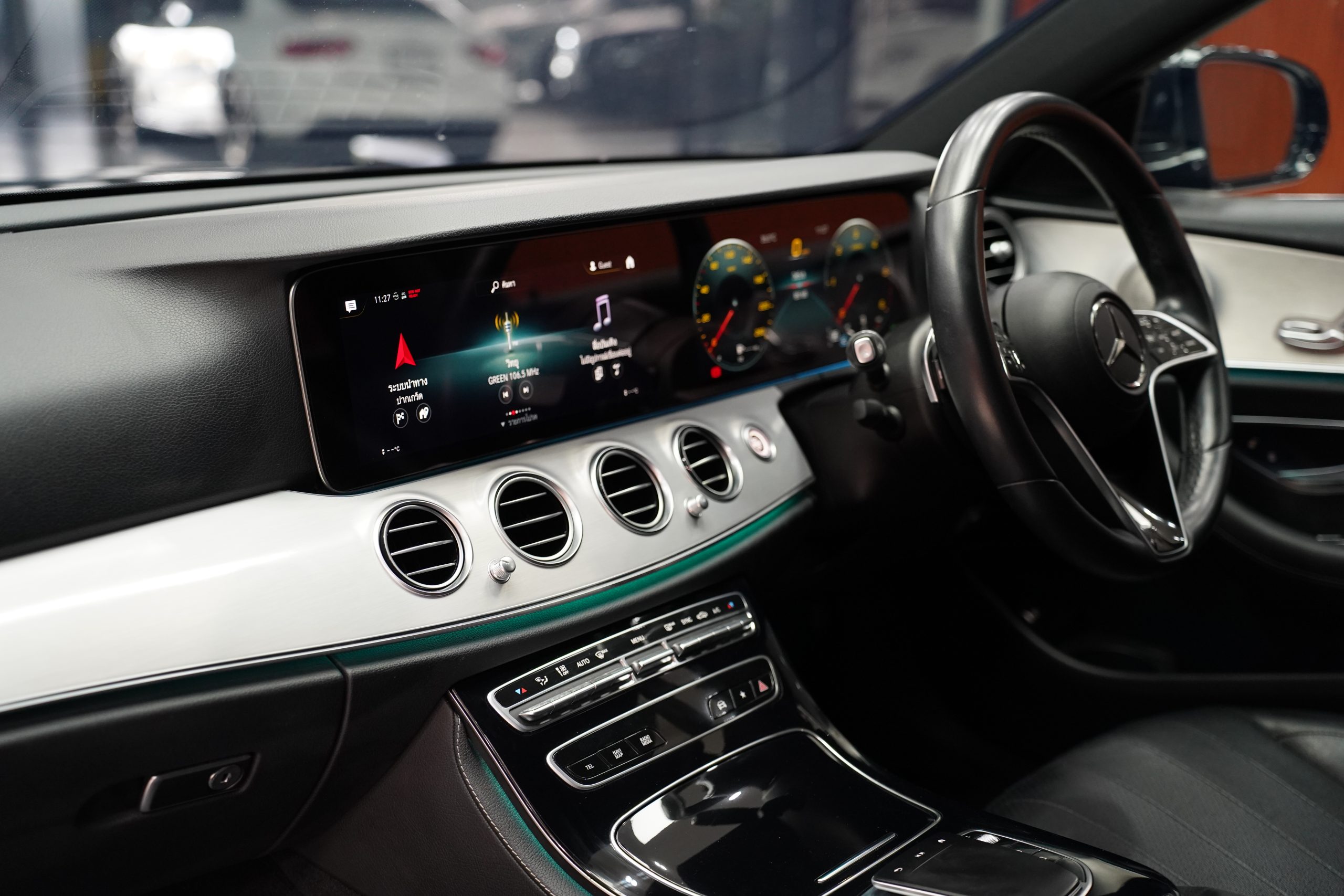 2023Mercedes-Benz E220d AMG Sport W213 (Facelift) - Image 12