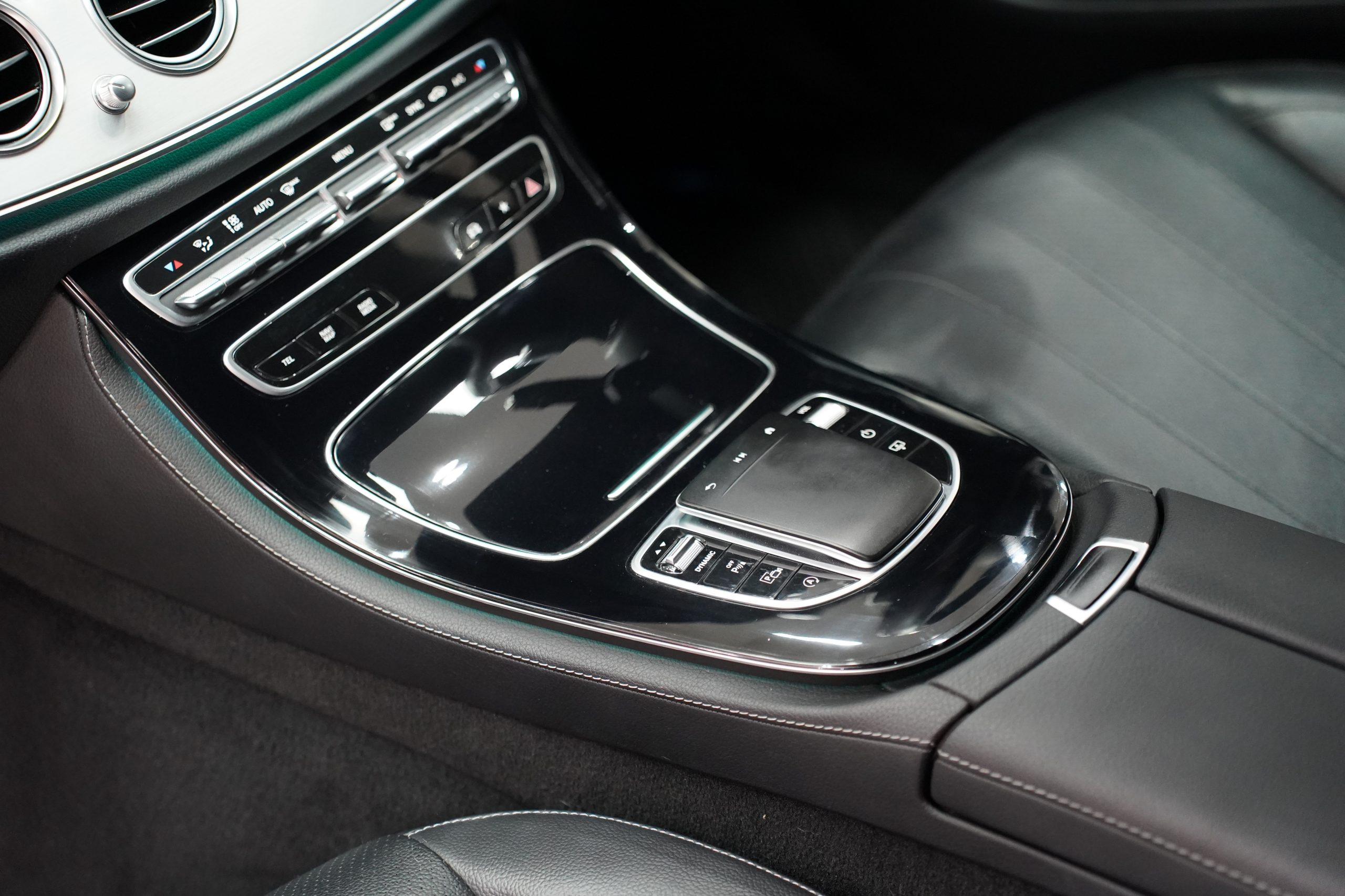 2023Mercedes-Benz E220d AMG Sport W213 (Facelift) - Image 13