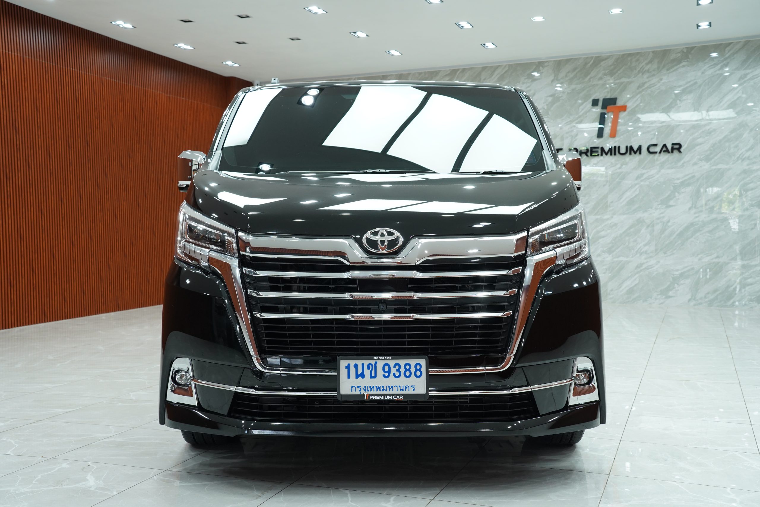 2025Toyota Majesty 2.8 Grande 6AT - Image 3
