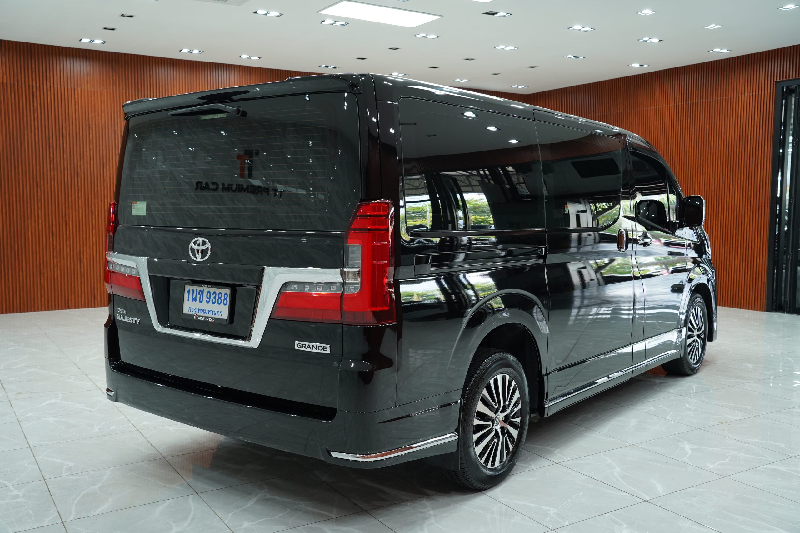 2025Toyota Majesty 2.8 Grande 6AT - Image 7
