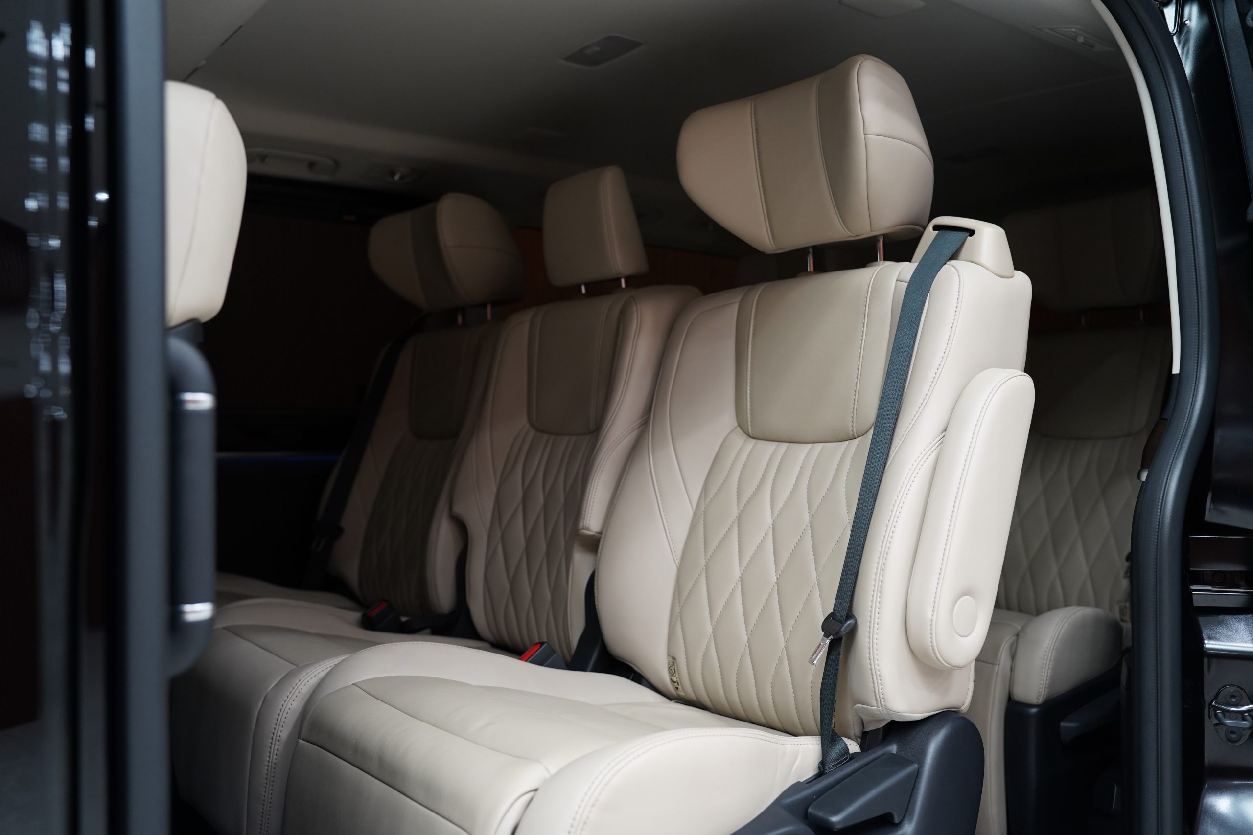 2025Toyota Majesty 2.8 Grande 6AT - Image 10
