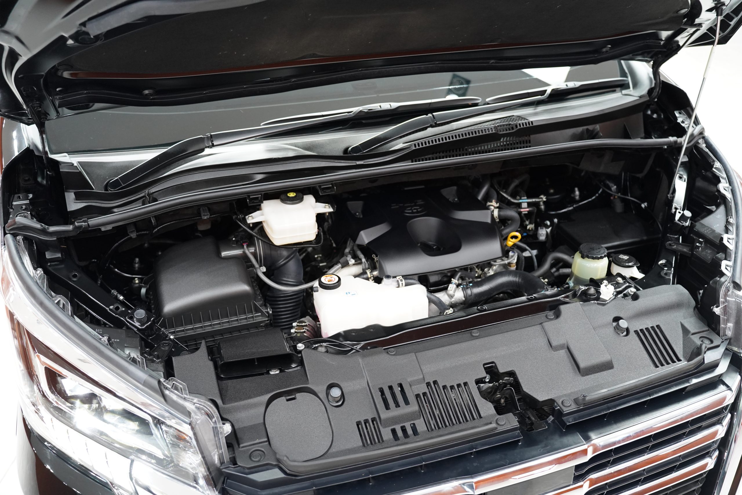 2025Toyota Majesty 2.8 Grande 6AT - Image 19