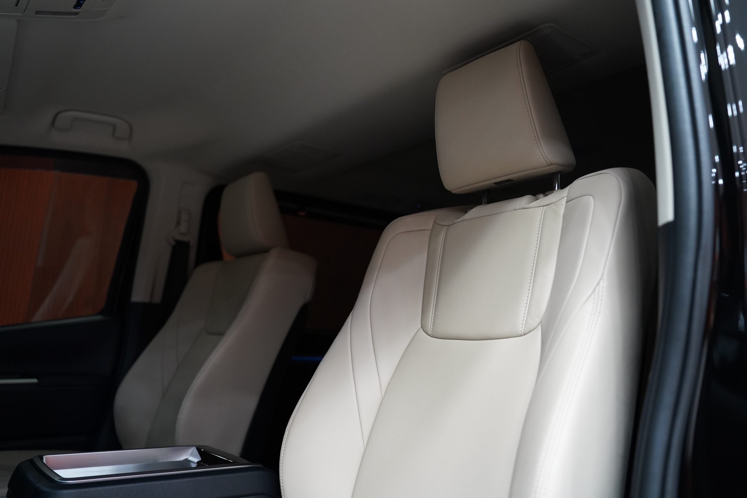 2025Toyota Majesty 2.8 Grande 6AT - Image 22
