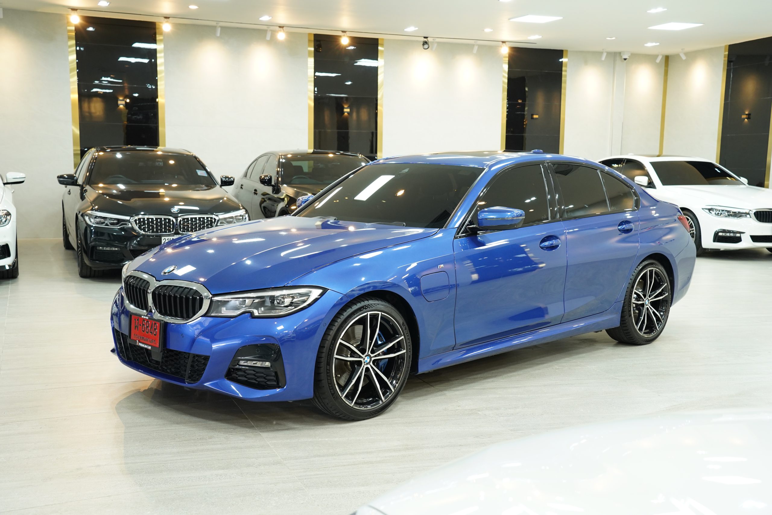 2022 BMW 330e 2.0 G20 (ปี 19-26) M Sport Sedan - Image 4