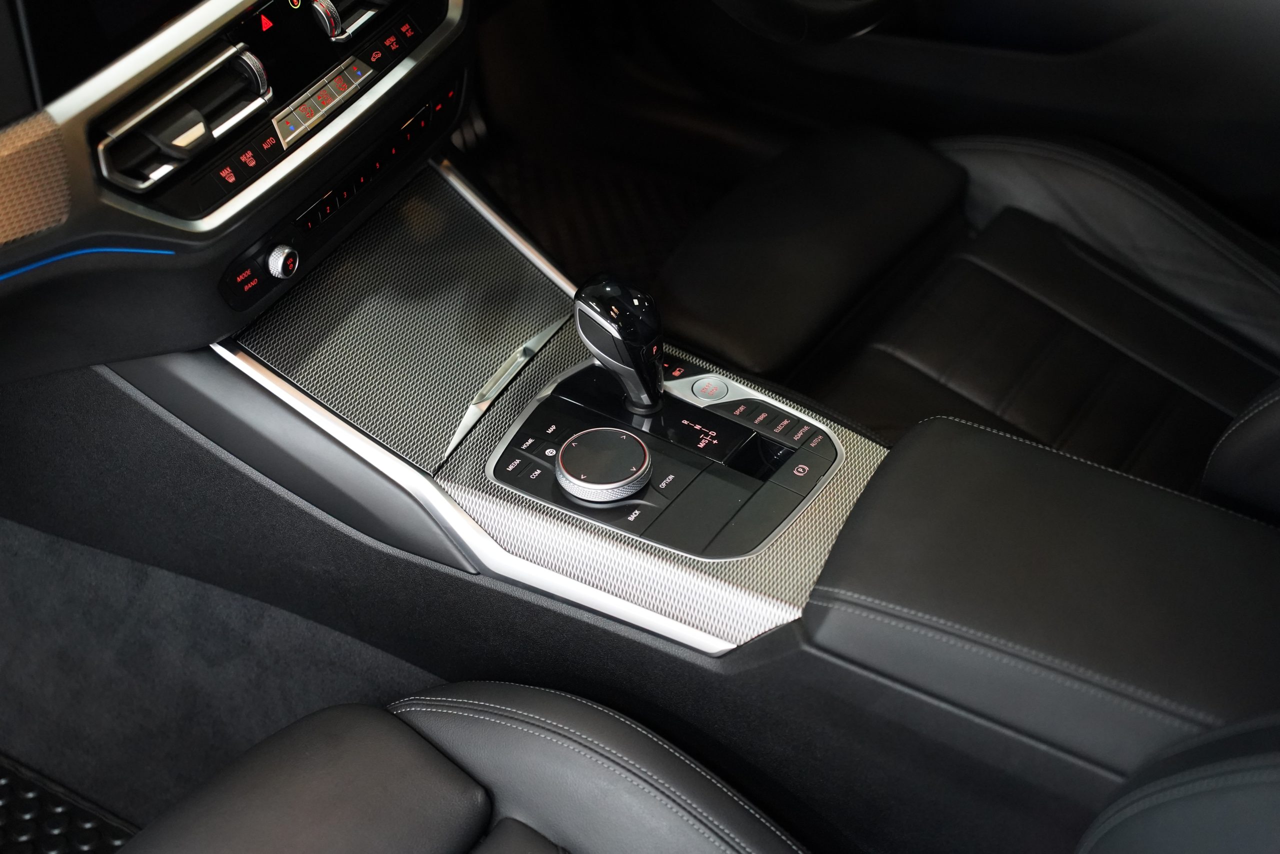 2022 BMW 330e 2.0 G20 (ปี 19-26) M Sport Sedan - Image 14