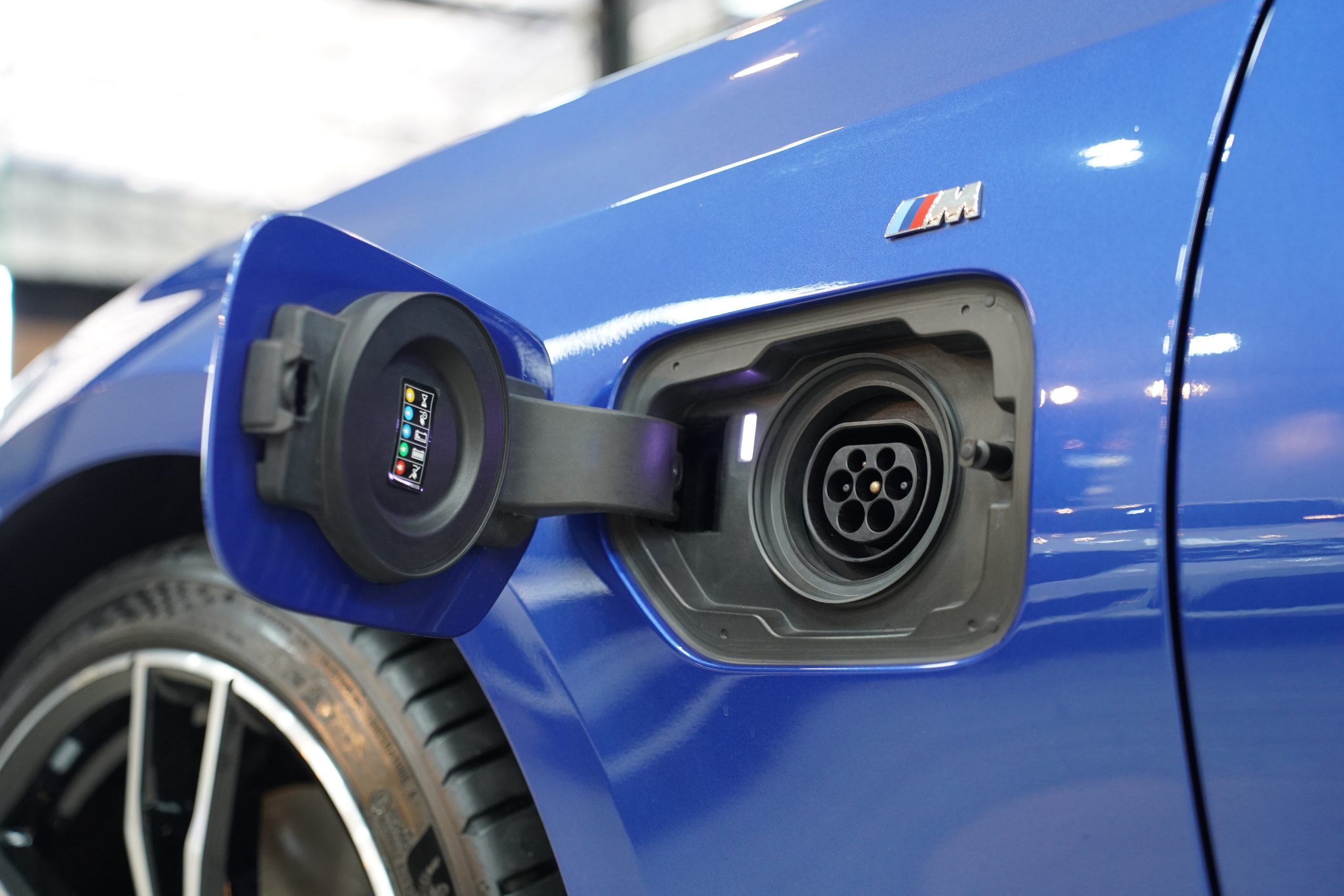 2022 BMW 330e 2.0 G20 (ปี 19-26) M Sport Sedan - Image 17