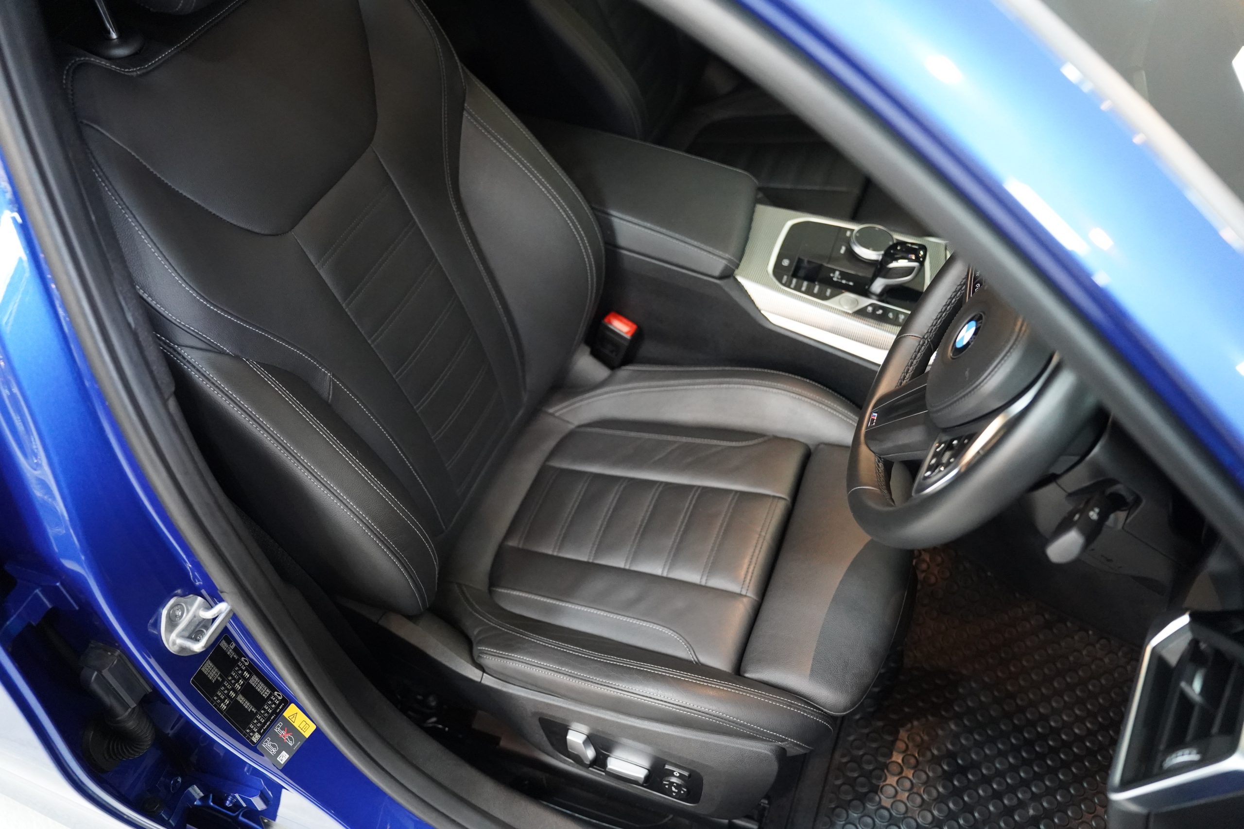 2022 BMW 330e 2.0 G20 (ปี 19-26) M Sport Sedan - Image 19
