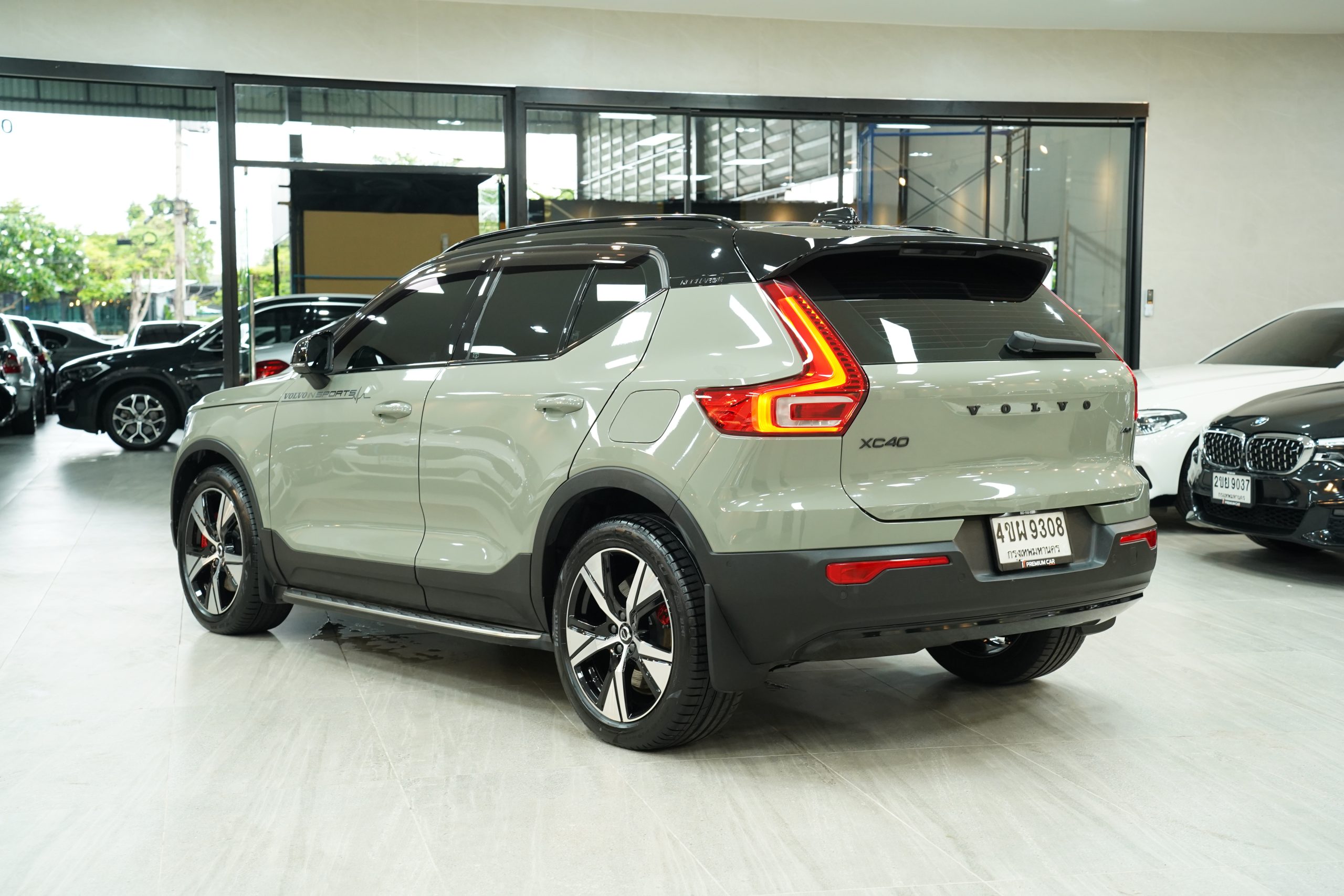 2023 Volvo XC40 (ปี 18-24) Recharge Pure Electric SUV - Image 6