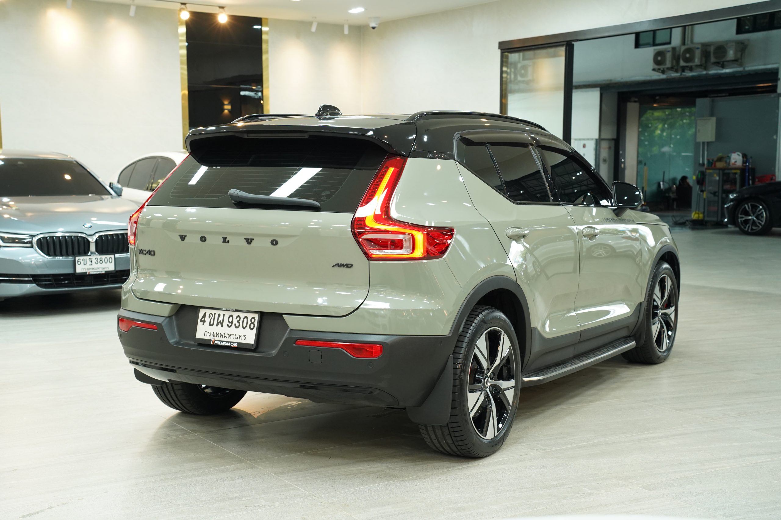 2023 Volvo XC40 (ปี 18-24) Recharge Pure Electric SUV - Image 8