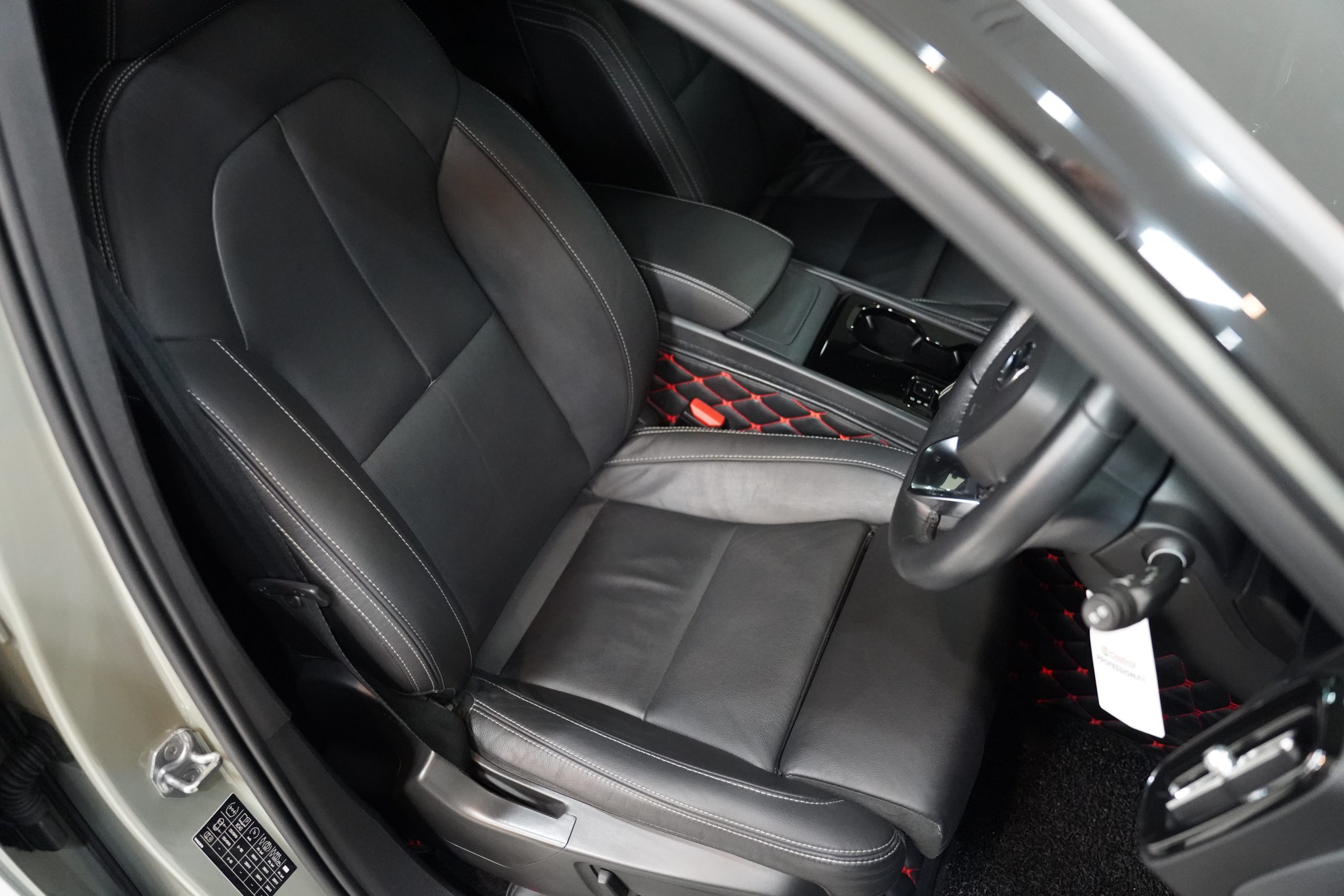 2023 Volvo XC40 (ปี 18-24) Recharge Pure Electric SUV - Image 19