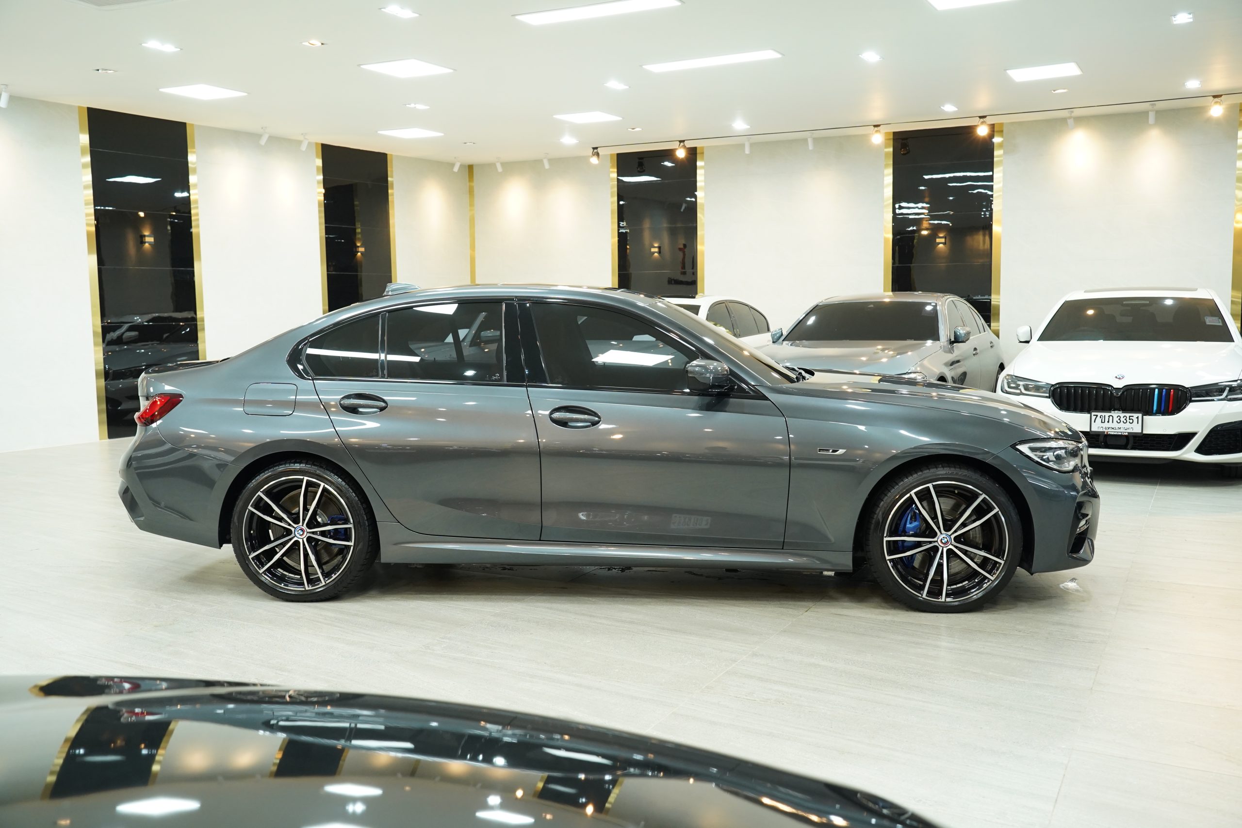 2023 BMW 330e 2.0 G20 (ปี 19-26) M Sport Sedan - Image 9