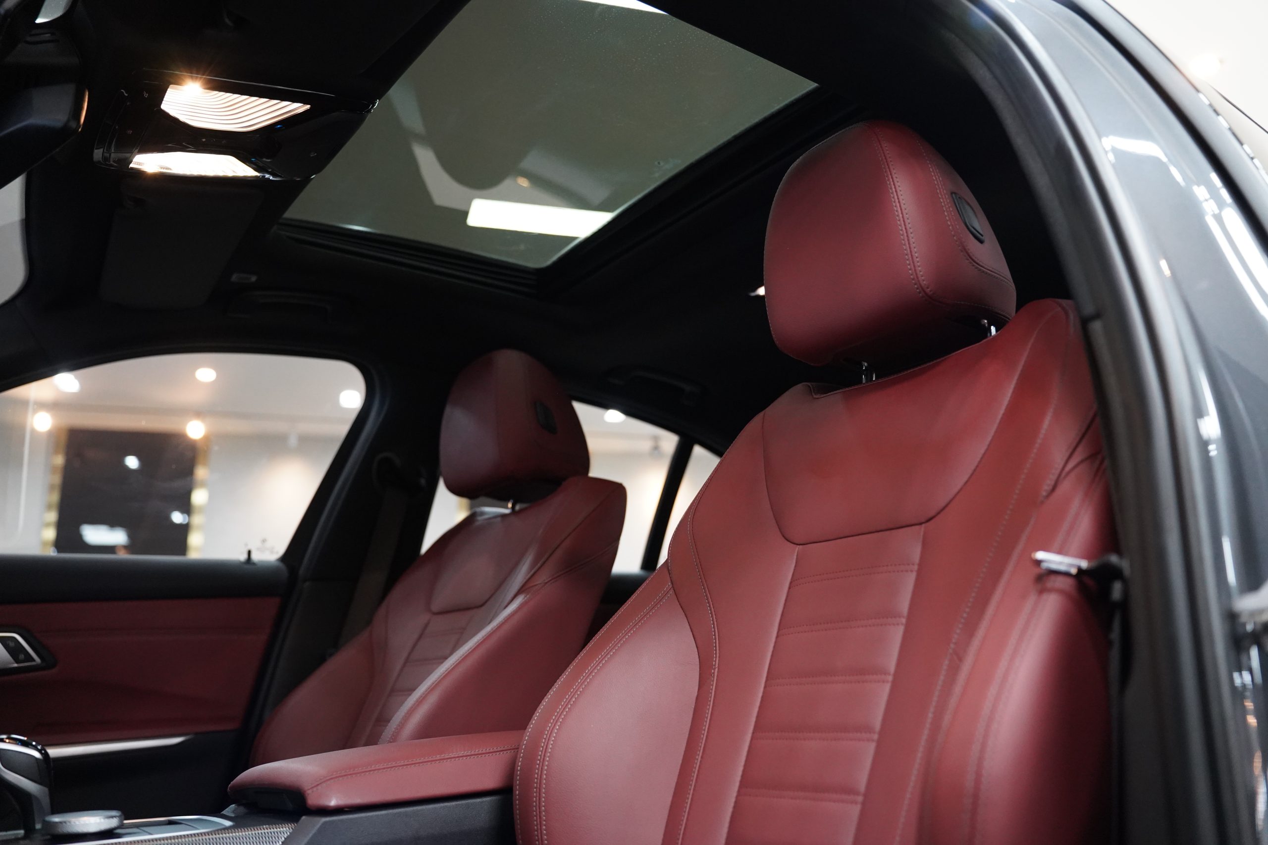 2023 BMW 330e 2.0 G20 (ปี 19-26) M Sport Sedan - Image 15