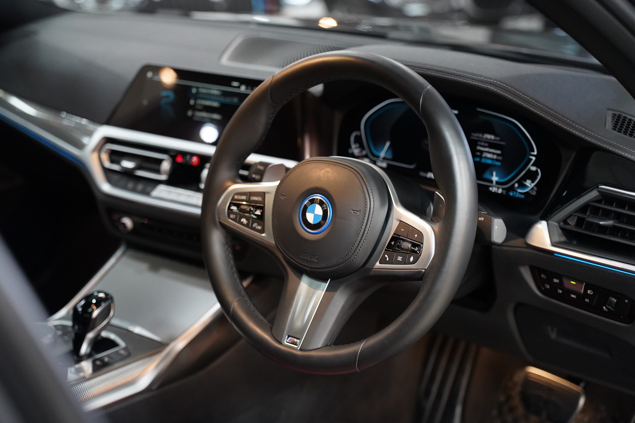 2023 BMW 330e 2.0 G20 (ปี 19-26) M Sport Sedan - Image 18